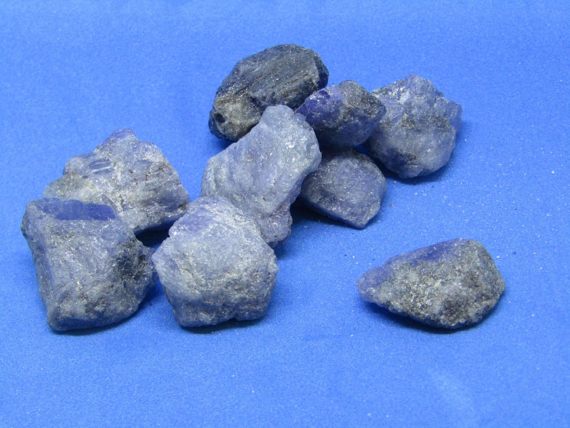 ** NO BUYERS COMMISSION ON THIS LOT ** IGL&I Certified Natural (UNTREATED - RAW)  Tanzanite - 326