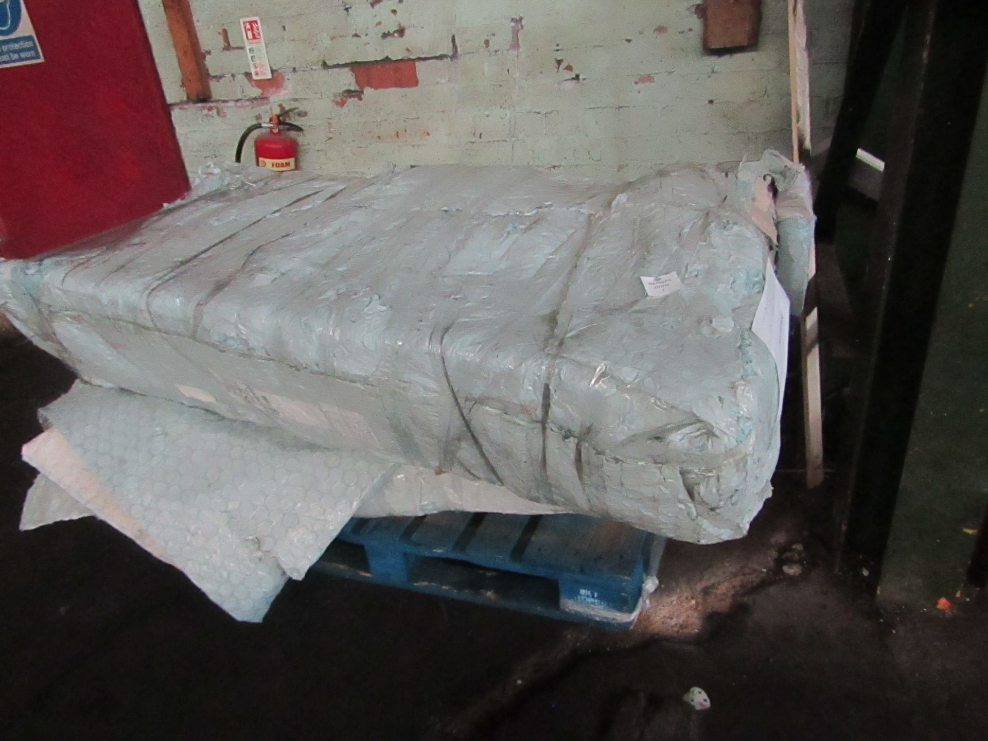 | 1X | PALLET OF FAULTY / MISSING PARTS / DAMAGED CUSTOMER RETURNS VIVENSE SOFA PARTS UNMANIFESTED |