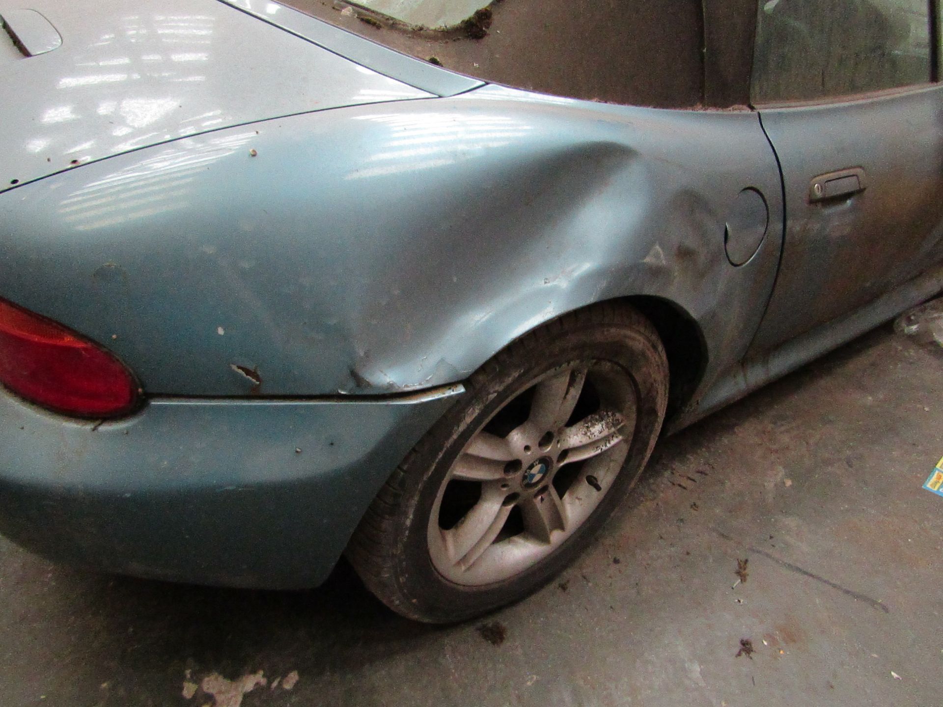 V Plate (2000) BMW Z3 2.0i, this Vehicle has been SORN and hasn't run for at least 5 years and the - Image 9 of 38