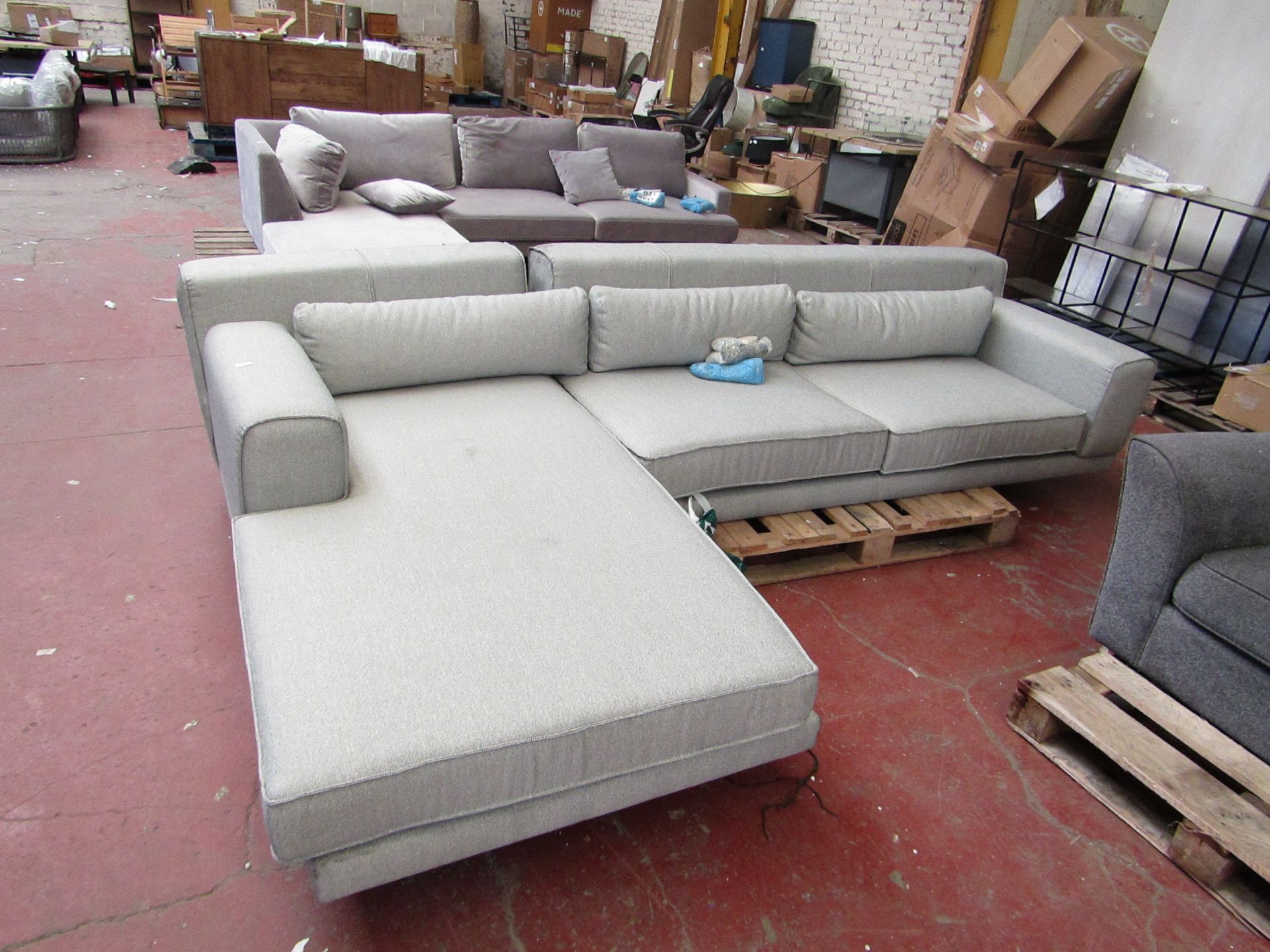 | 1X | VIVENSE JIVAGO RIGHT HAND CORNER SOFA | NEEDS A CLEAN BUT OTHERWISE GOOD CONDITION | RRP £