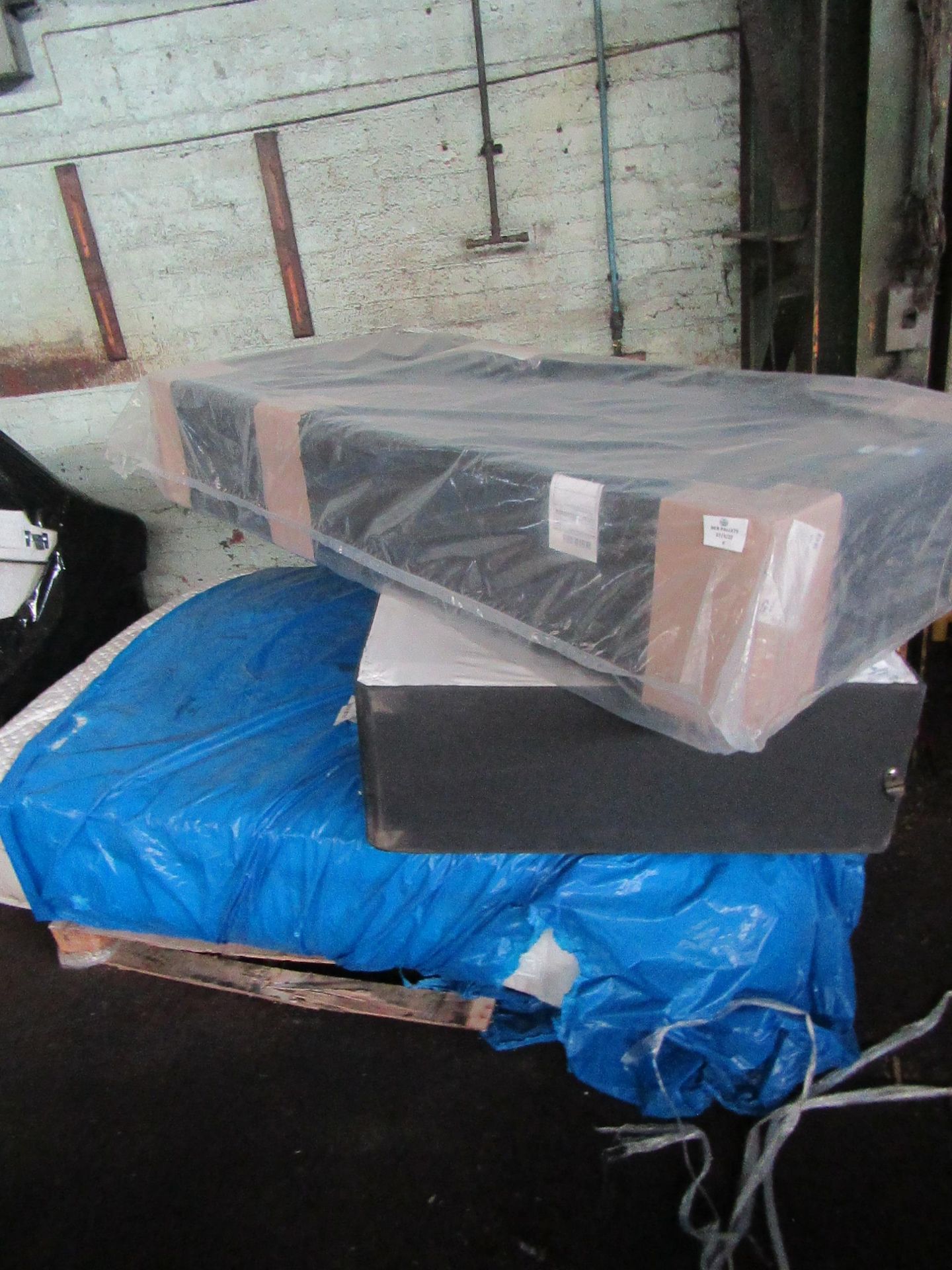 | 1X | PALLET OF FAULTY / MISSING PARTS / DAMAGED CUSTOMER RETURNS CARPET RIGHT UNMANIFESTED |