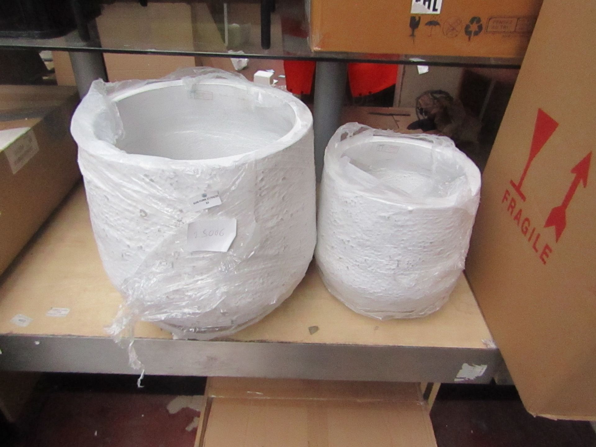 1 x Made.com Colleta Set of 2 Textured Planters White Fibre Cement RRP £62 SKU MAD-IACCOL005WHI-UK