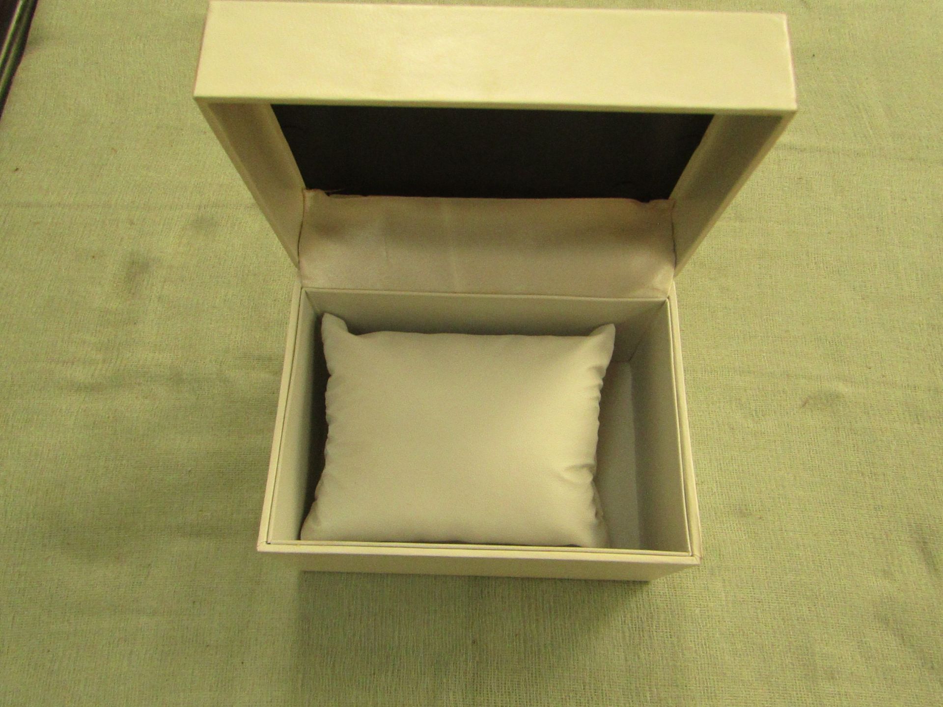5x Unbranded - White Jewellery / Watch Boxes - All Unused.