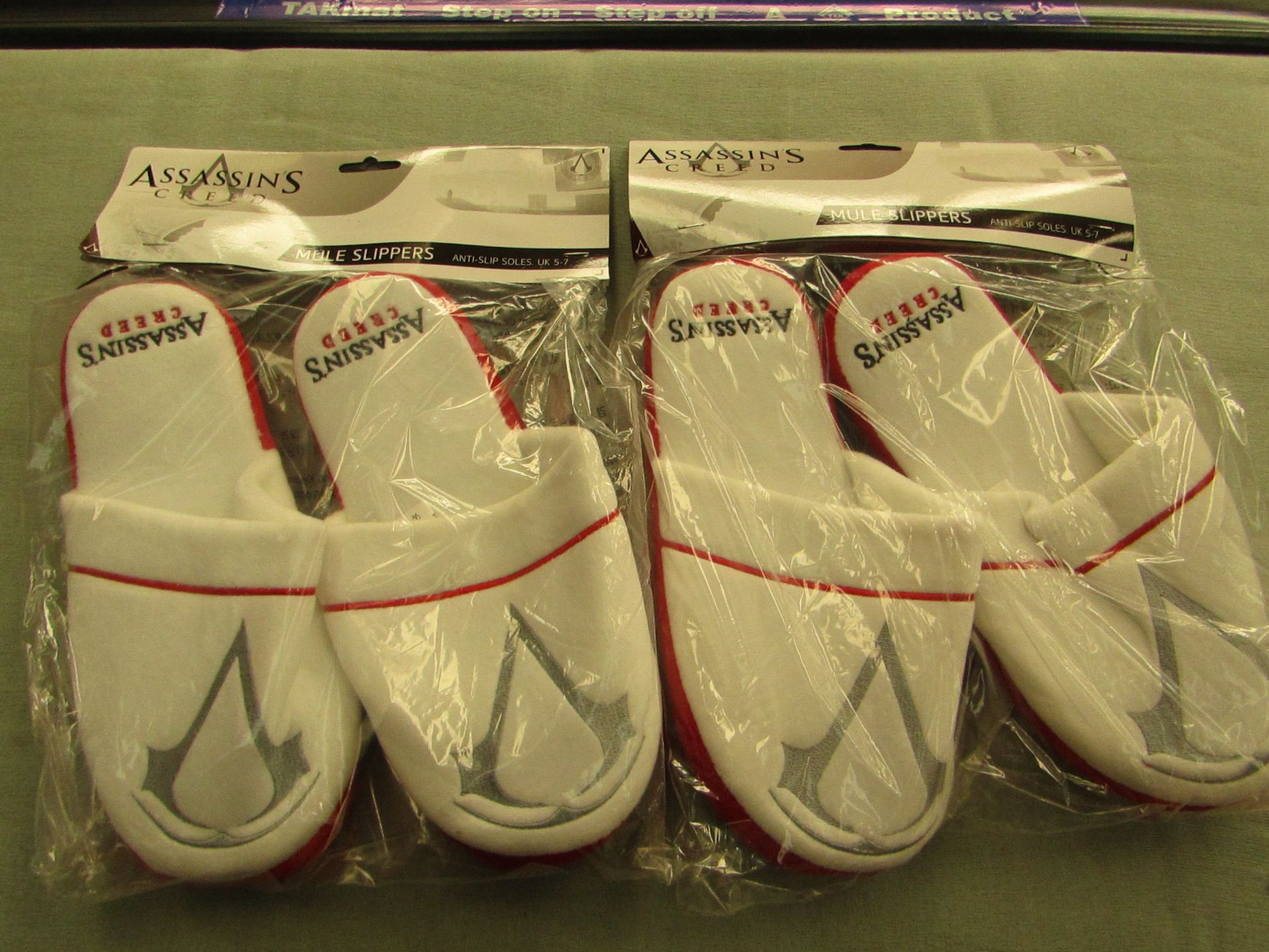 2x Assassins Creed - Anti-Slip Mule Slippers - Size 5-7 - New & Packaged.