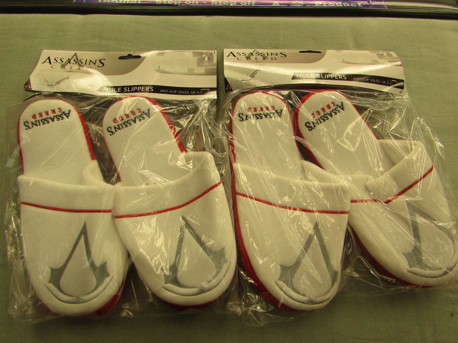 2x Assassins Creed - Anti-Slip Mule Slippers - Size 5-7 - New & Packaged.