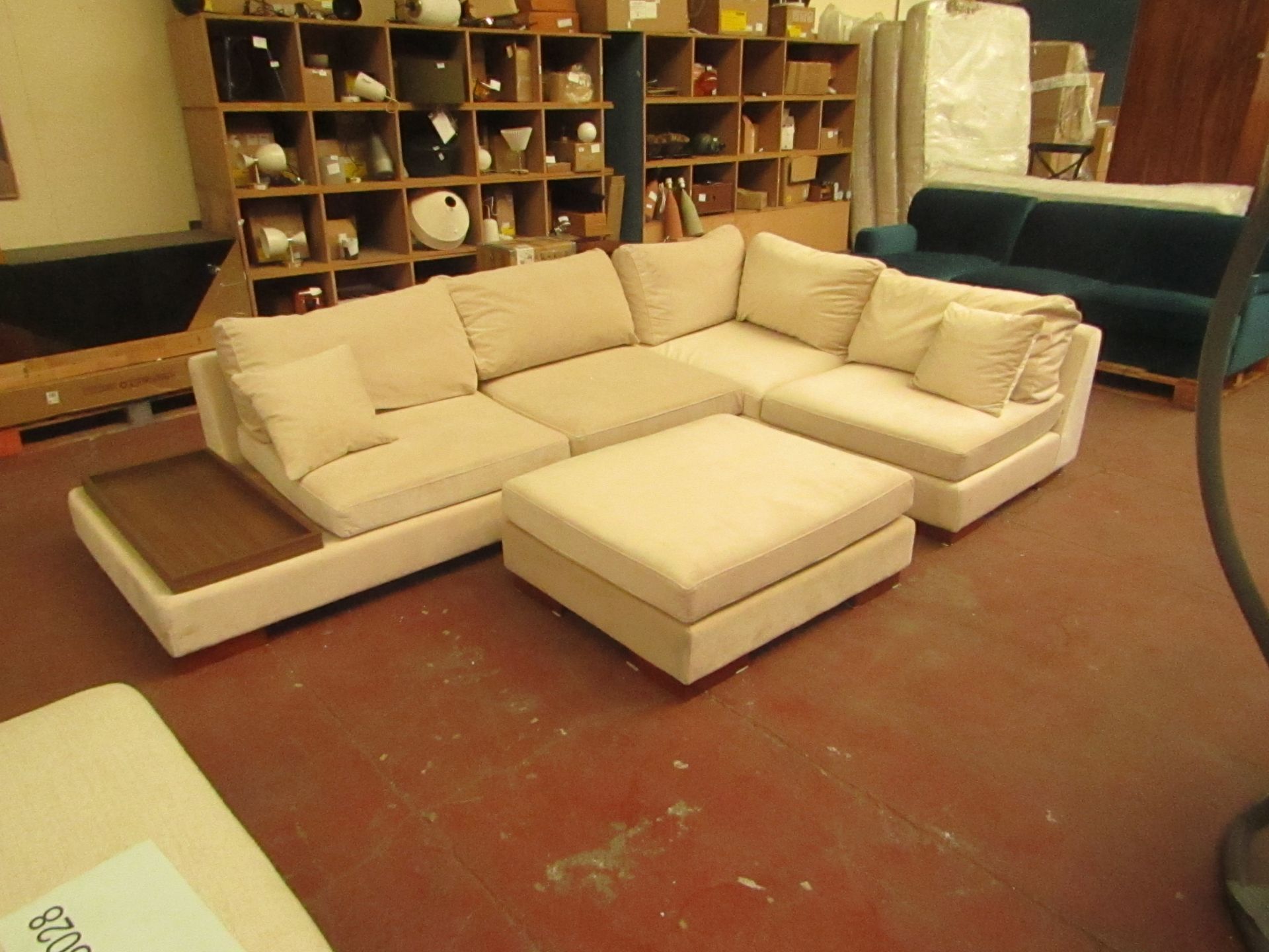 | 1X | VIVENSE TULIP CORNER SOFA AND TULIP POUFFE | FEW SCUFFS AND NEEDS A CLEAN BUT OTHERWISE