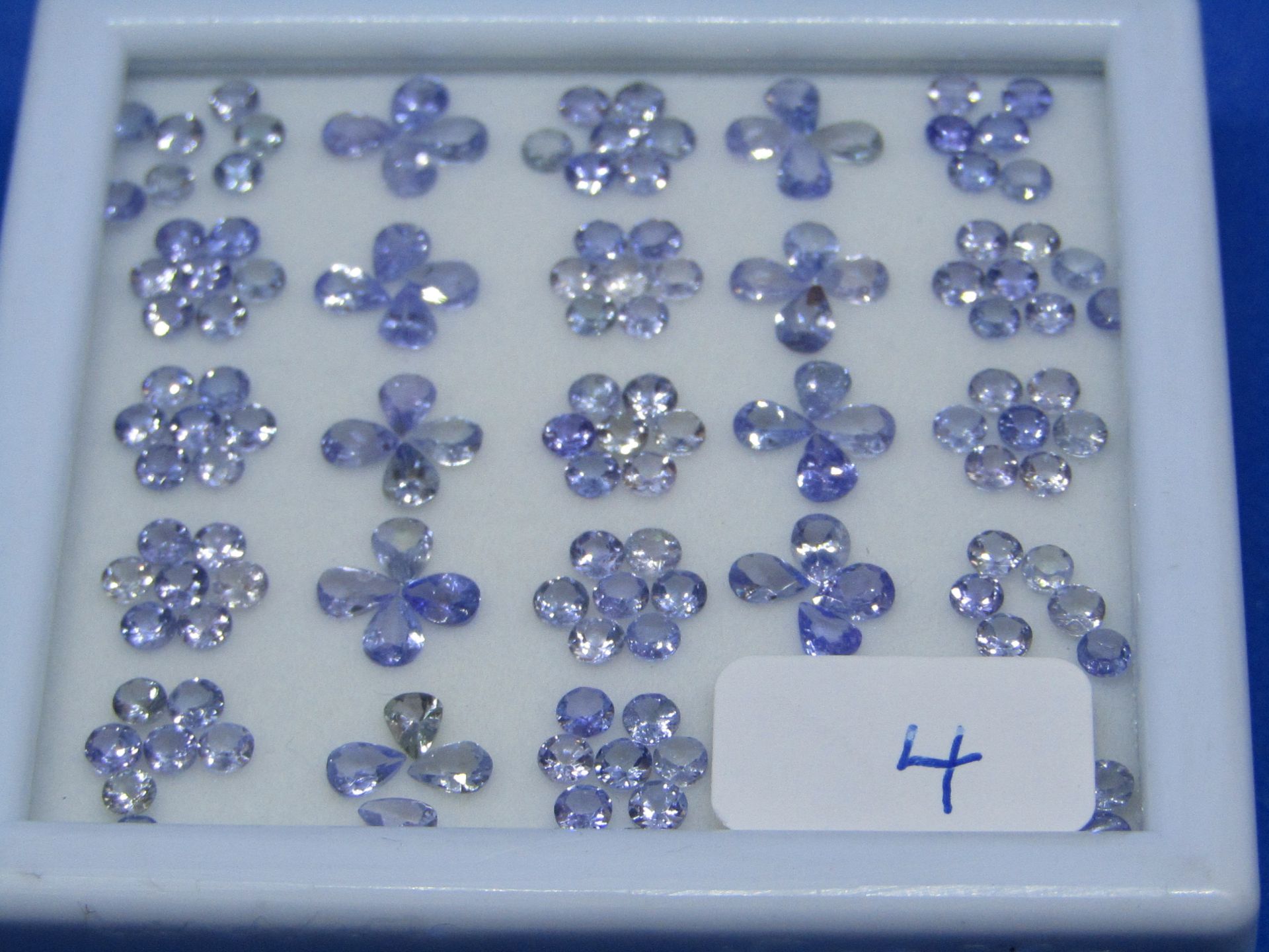 ** NO BUYERS COMMISSION ON THIS LOT ** IGL&I Certified Natural Tanzanite - 145 Pieces - 13.70
