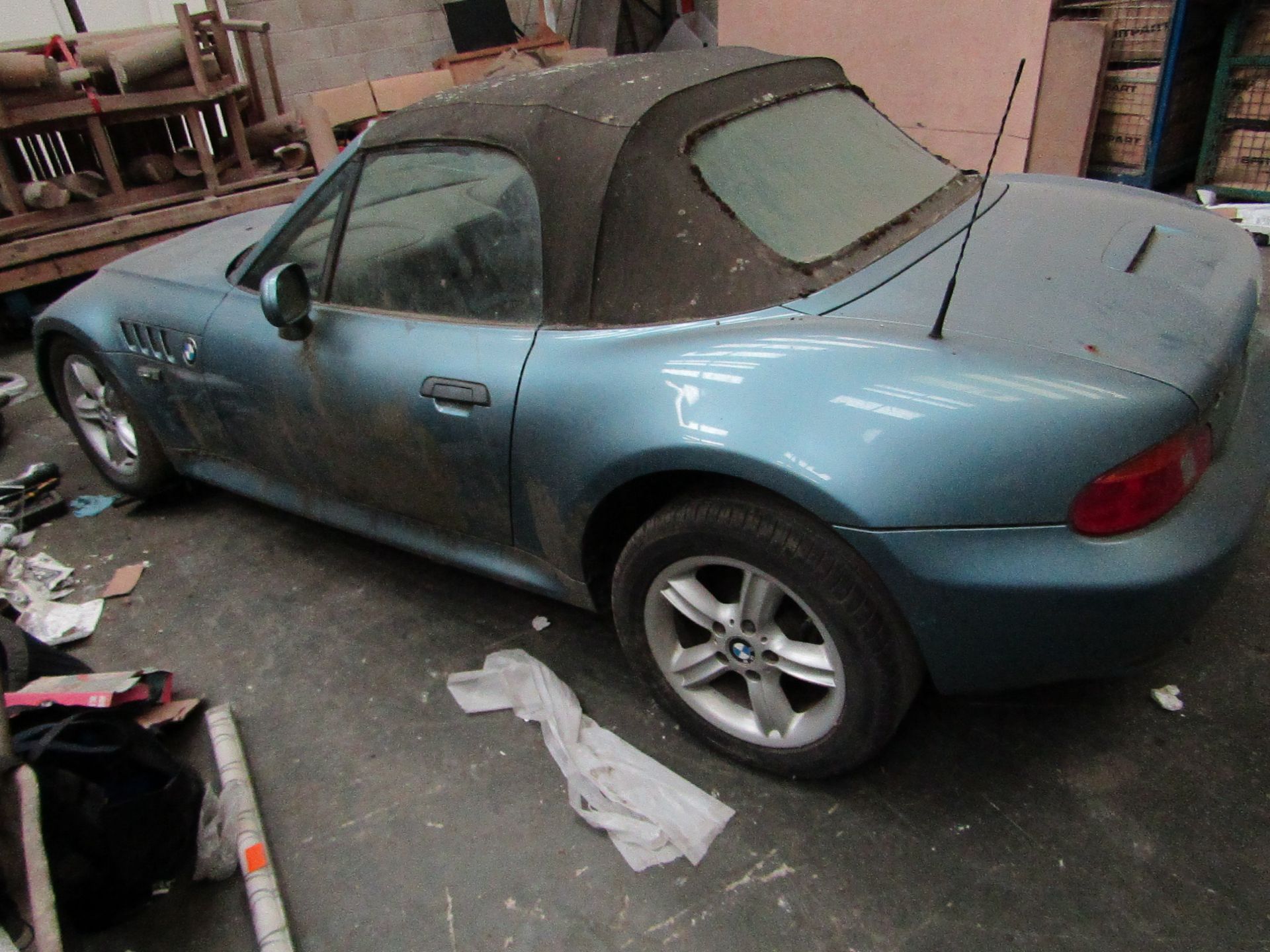 V Plate (2000) BMW Z3 2.0i, this Vehicle has been SORN and hasn't run for at least 5 years and the - Image 11 of 38
