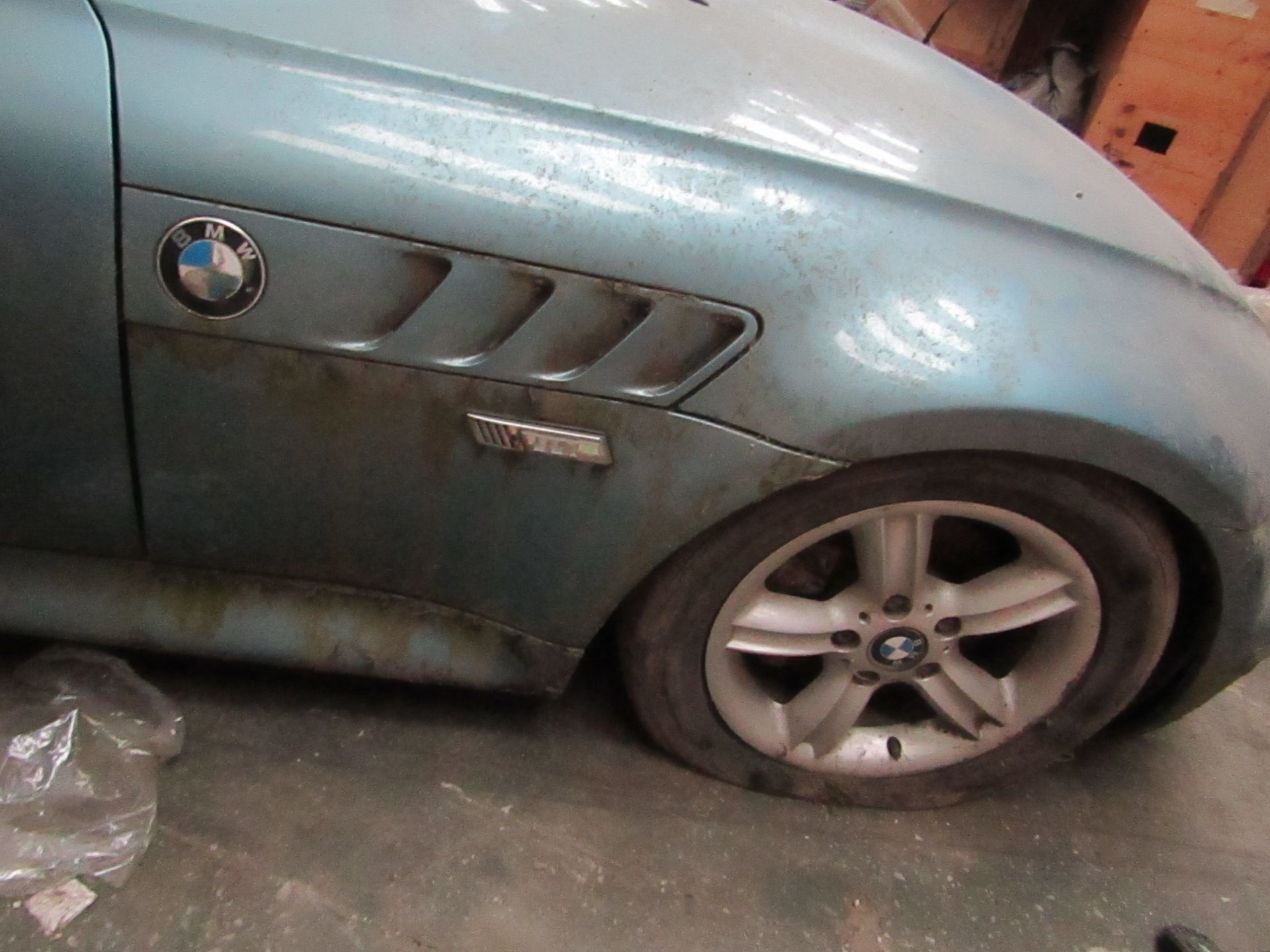 V Plate (2000) BMW Z3 2.0i, this Vehicle has been SORN and hasn't run for at least 5 years and the - Image 8 of 38