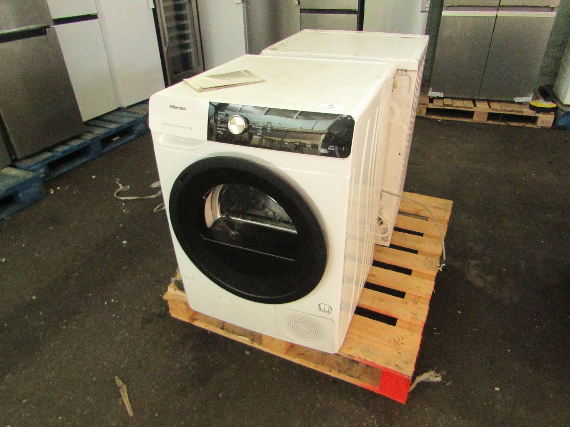 Hisense heat Pump Condenser dryer, in good condition, tested working for drying a wet towel