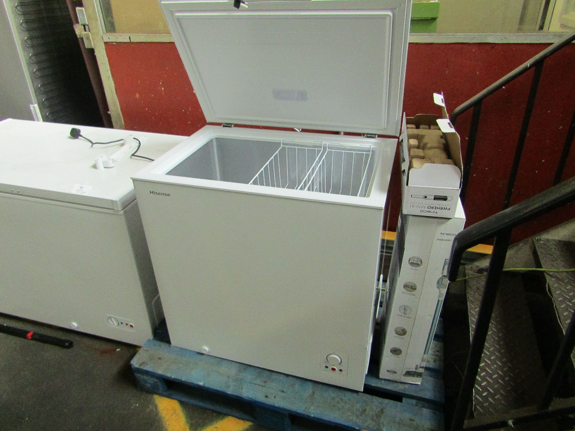 Hisense Chest Freezer, very clean insideÿtested working for coldness