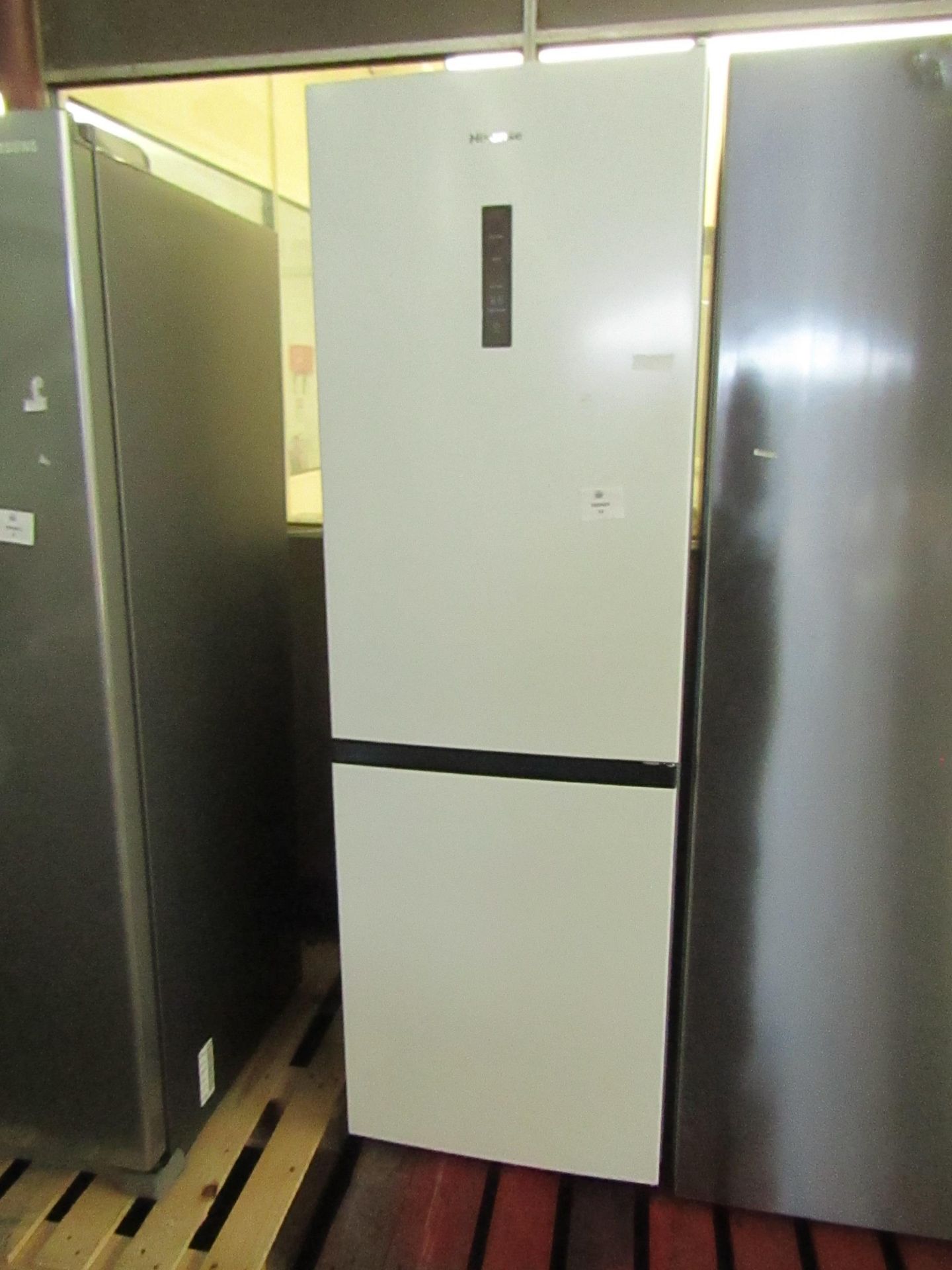 Hisense fridge freezer, tested working.