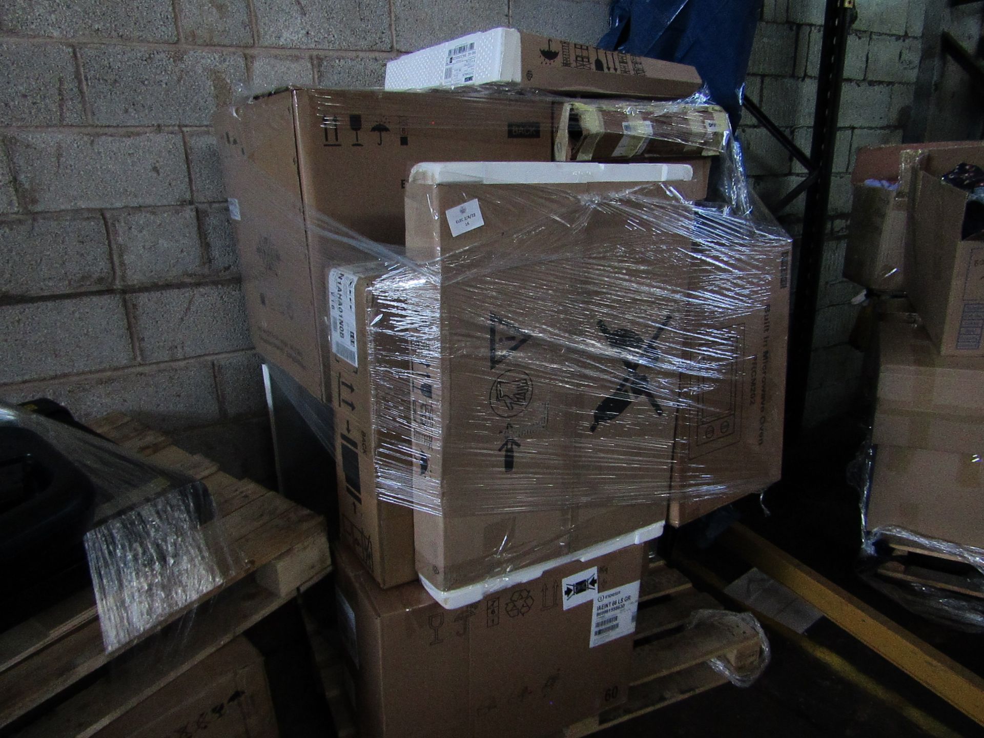 PALLET OF CUSTOMER RETURN ELECTRICAL ITEMS. ALL UNCHECKED FOR PARTS/WORKING. VIEWING IS