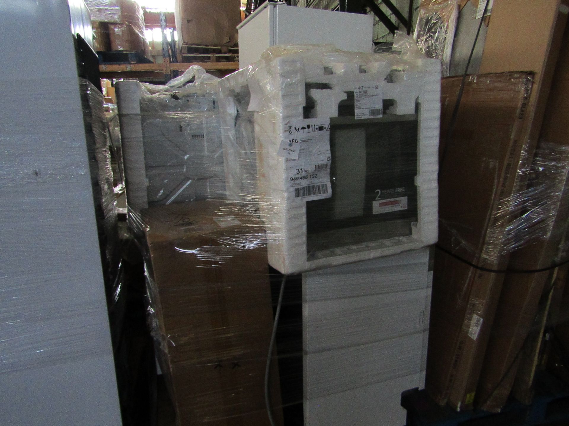 PALLET OF CUSTOMER RETURN ELECTRICAL ITEMS. ALL UNCHECKED FOR PARTS/WORKING. VIEWING IS