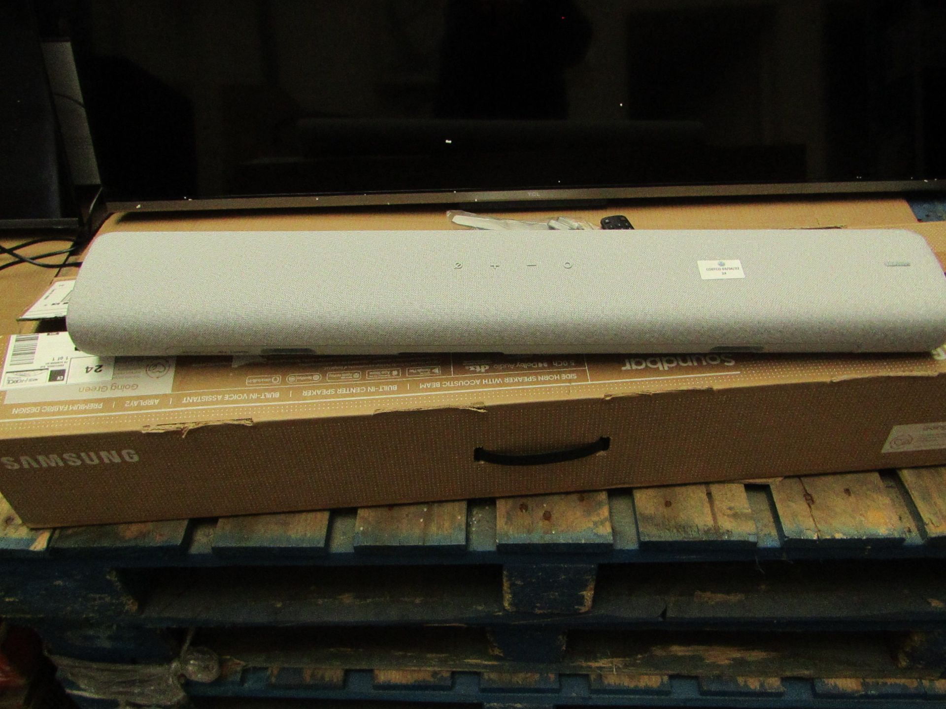 SAMSUNG HW-S61A/XU Sound bar, tested working for sound via Bluetooth, comes with original box, power