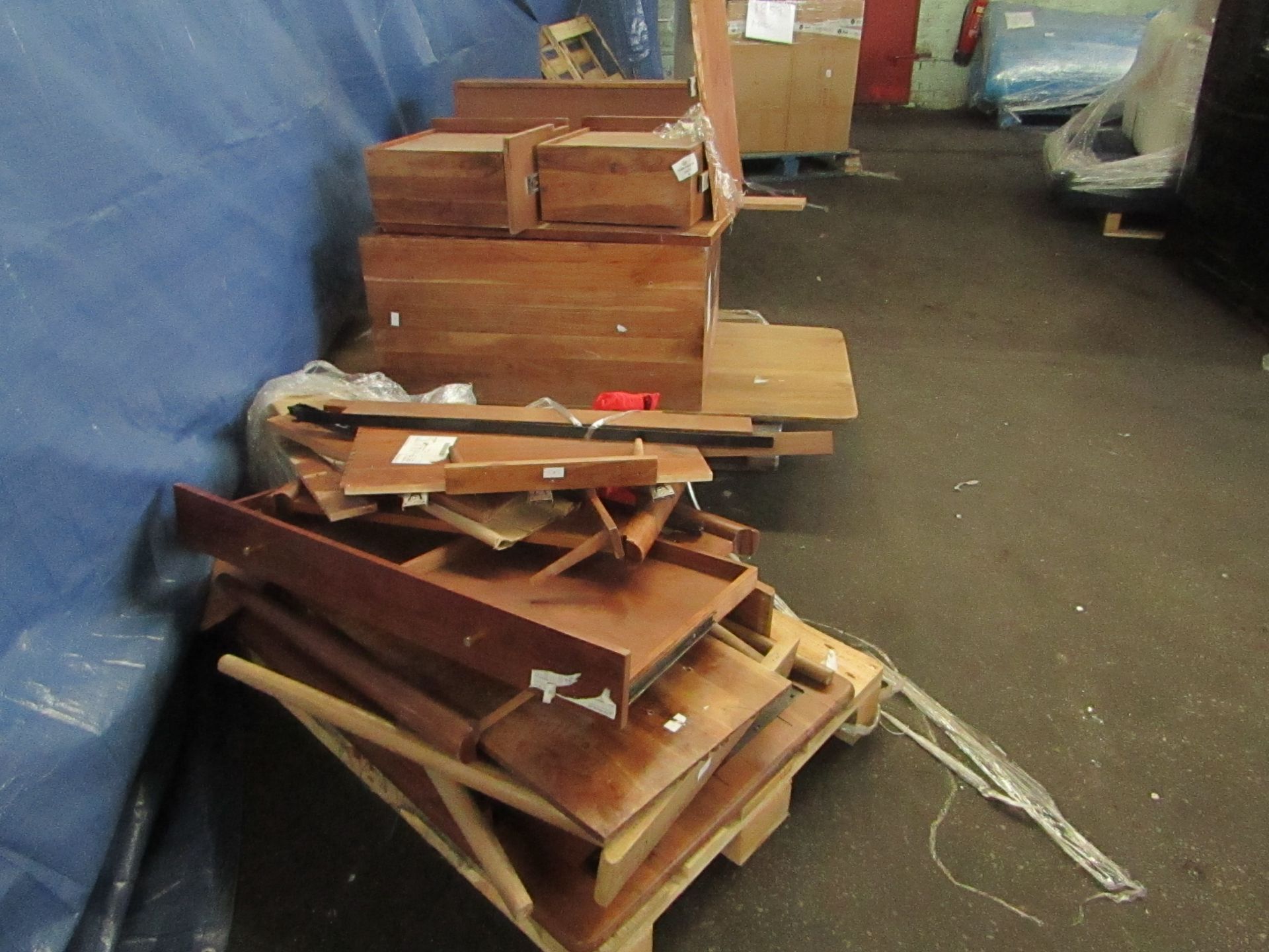 | 1X | PALLET OF FAULTY / MISSING PARTS / DAMAGED CUSTOMER RETURNS FROM SWOON UNMANIFESTED |