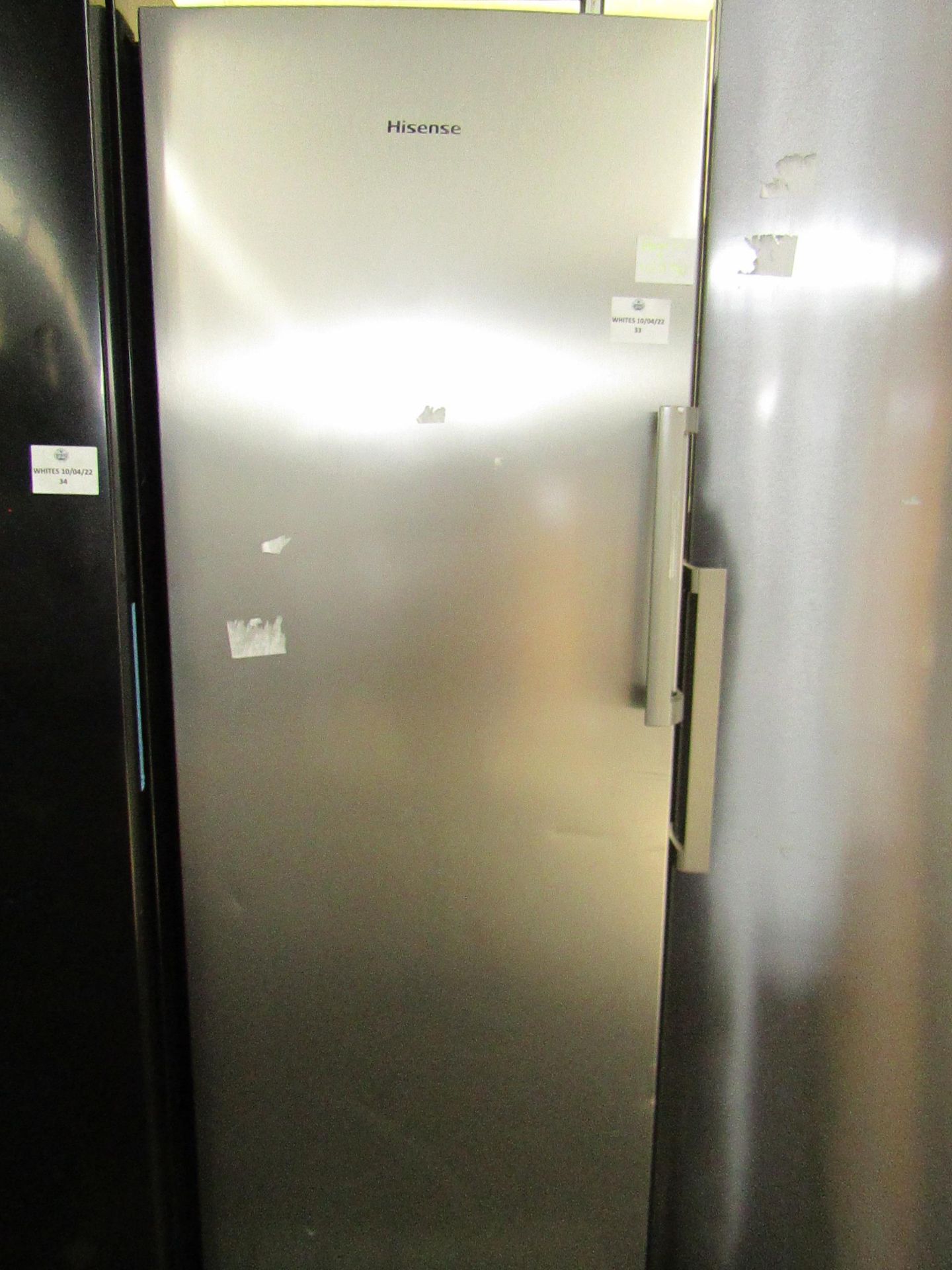 Hisense - Stainless Steel Freestanding Fridge - Dent On Bottom & Door Handle Scratched - Tested