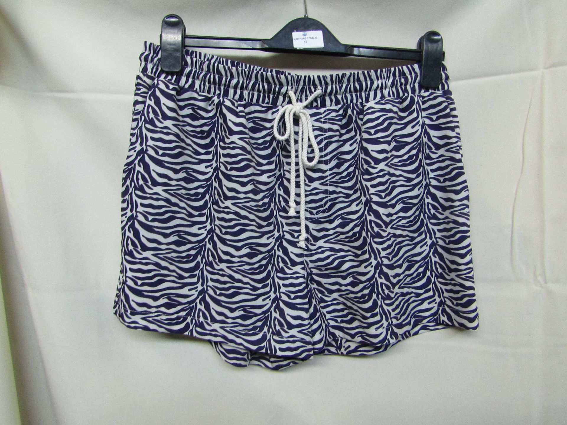 Liv Shorts, size Medium. Sample