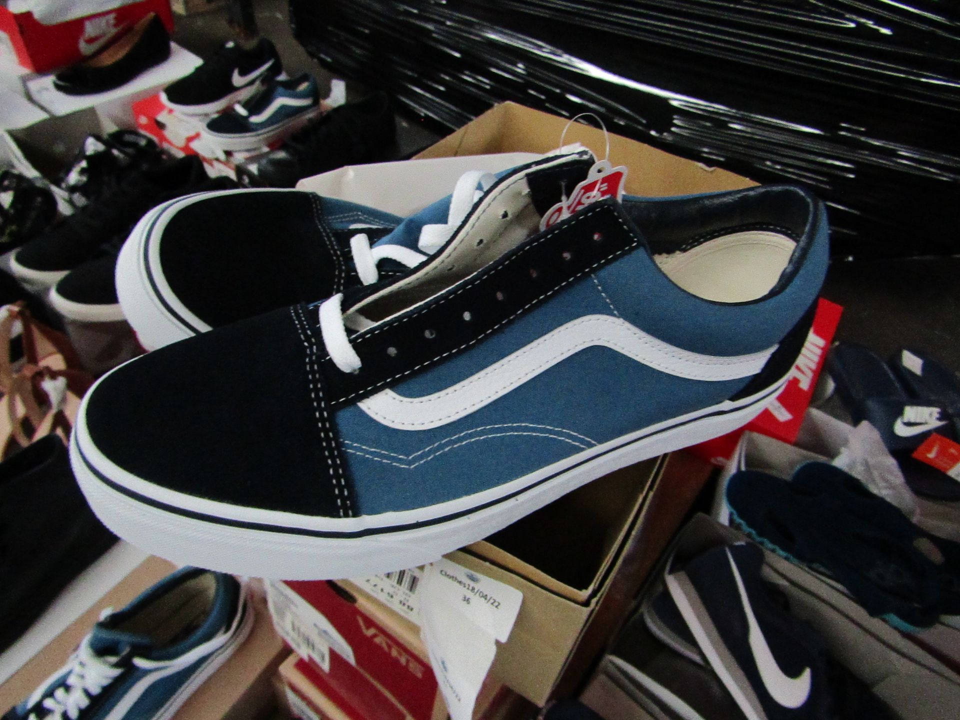 Vans Old Skool Classic trainers, new, szie 8.5