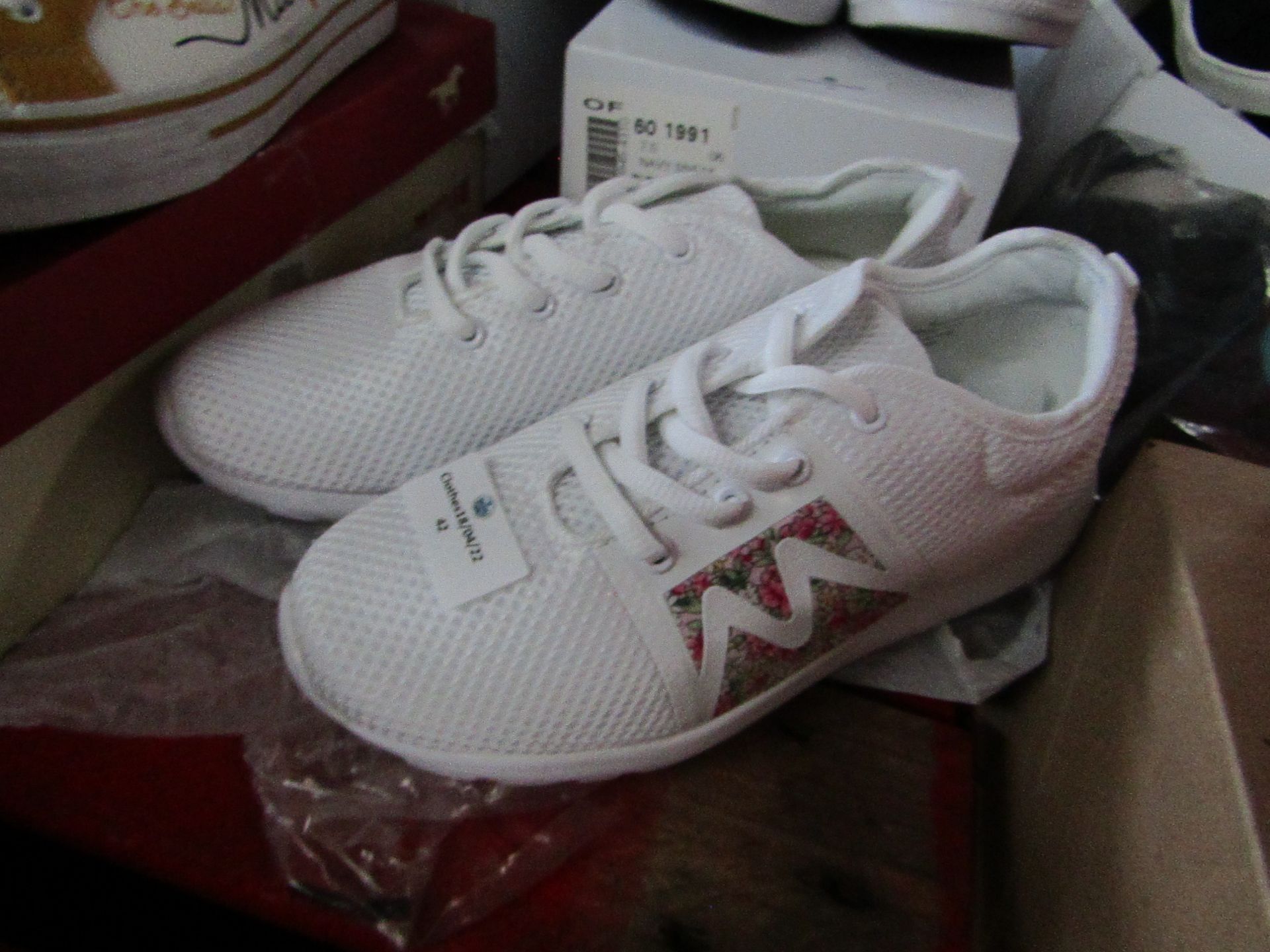 bpc White trainers