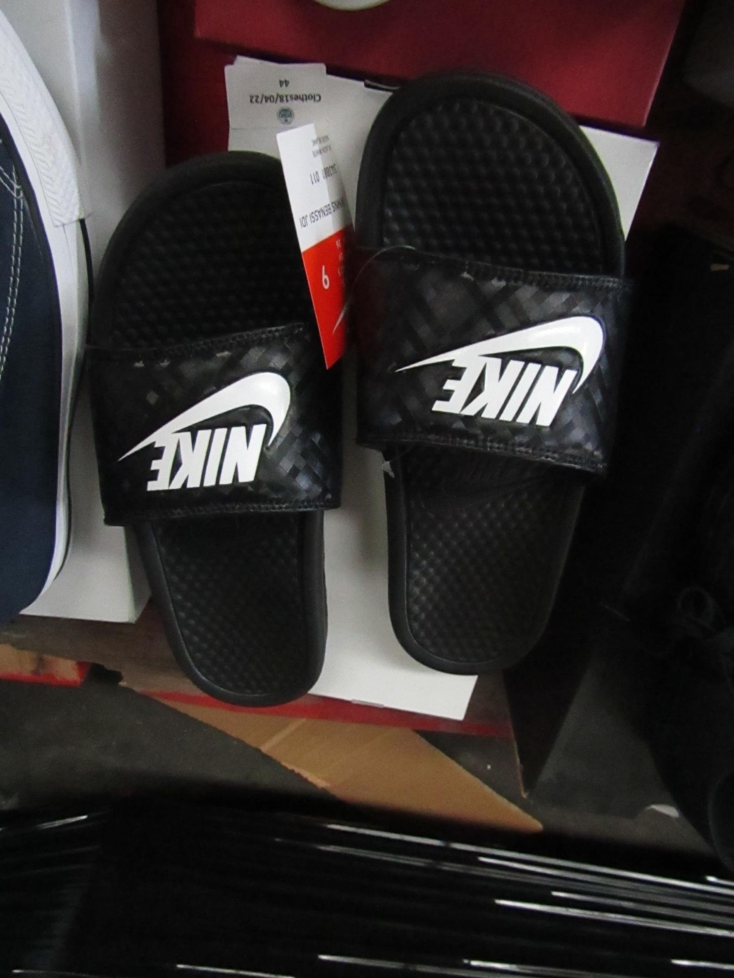 Nike Benassi Black Slides, new size 6.5