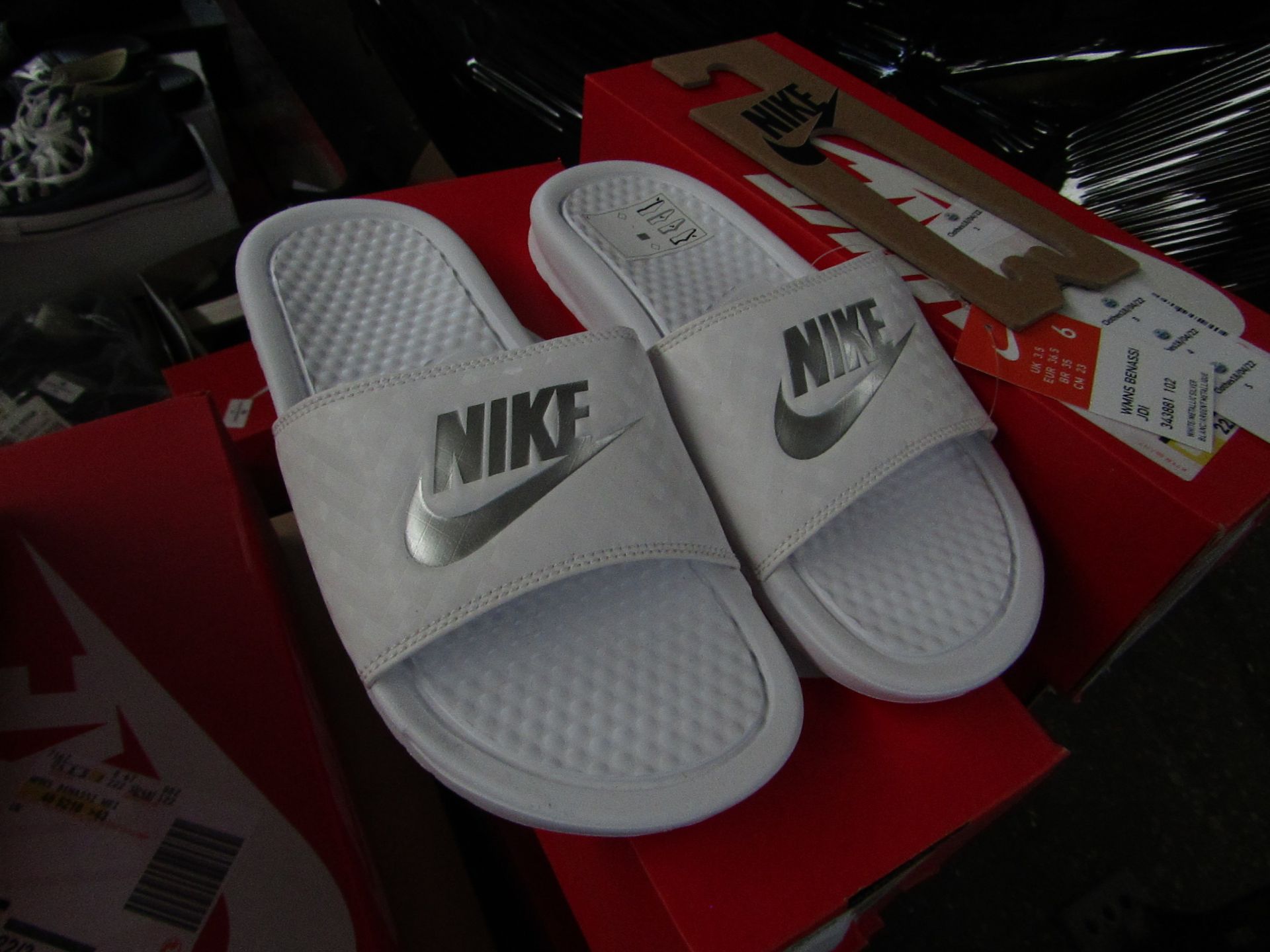 Nike benassi white Womens Slides, New, Size 2.5
