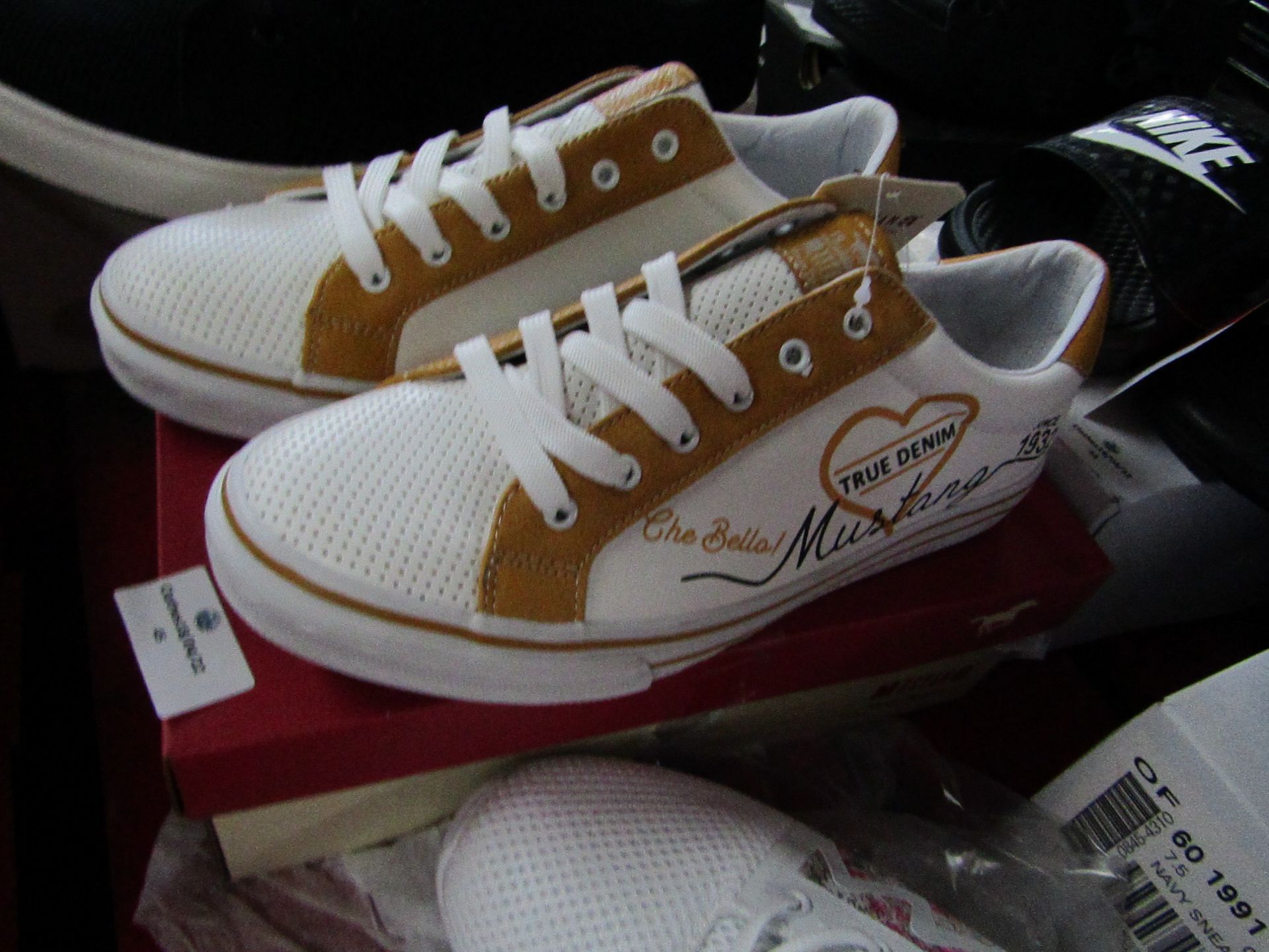 MustangWhite and Mustard trainers, new size 5