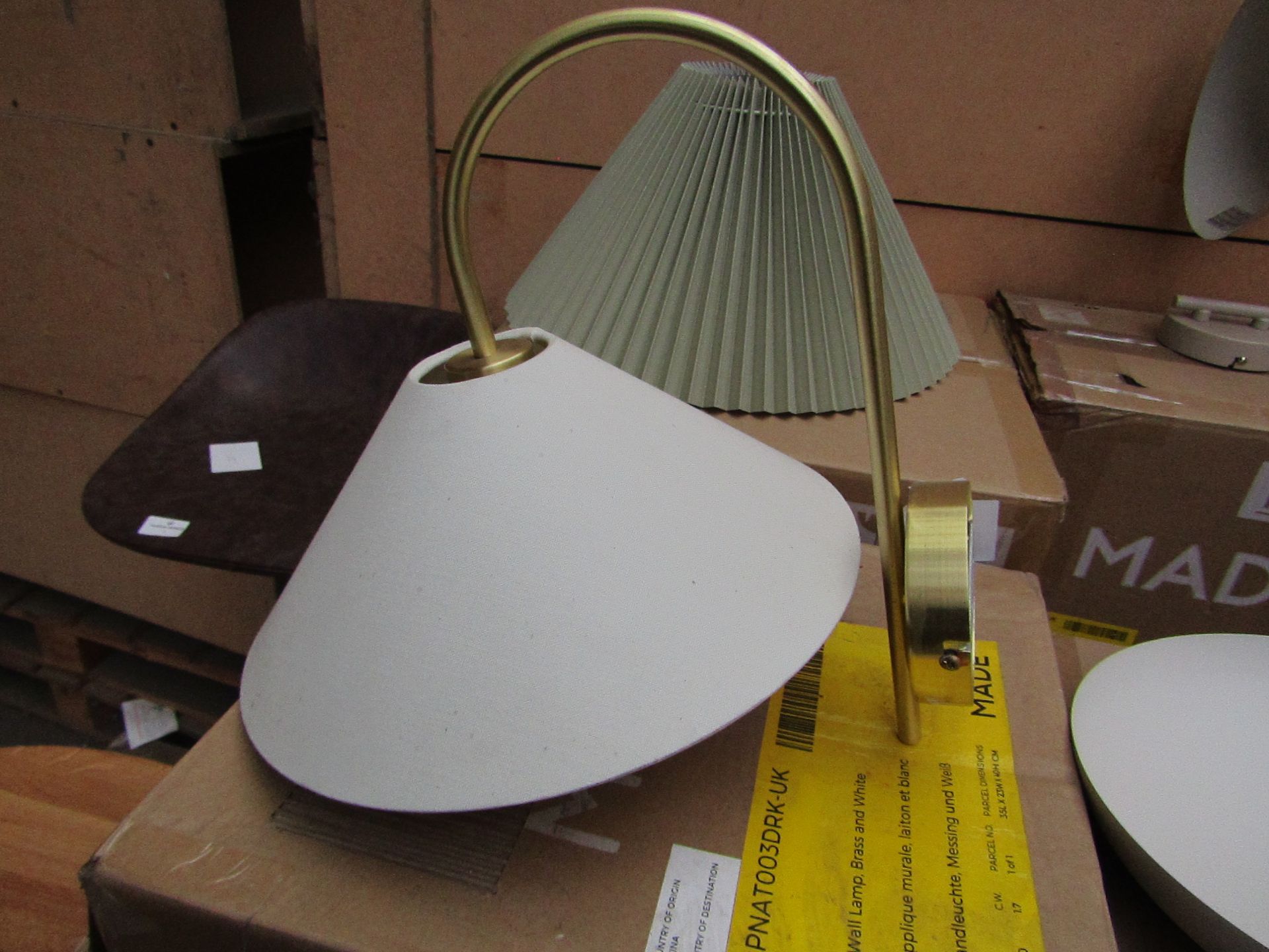 1 x Made.com Natalie Wall Lamp Brass and White RRP £55 SKU MAD-WLPNAT003DRK-UK TOTAL RRP £55 This