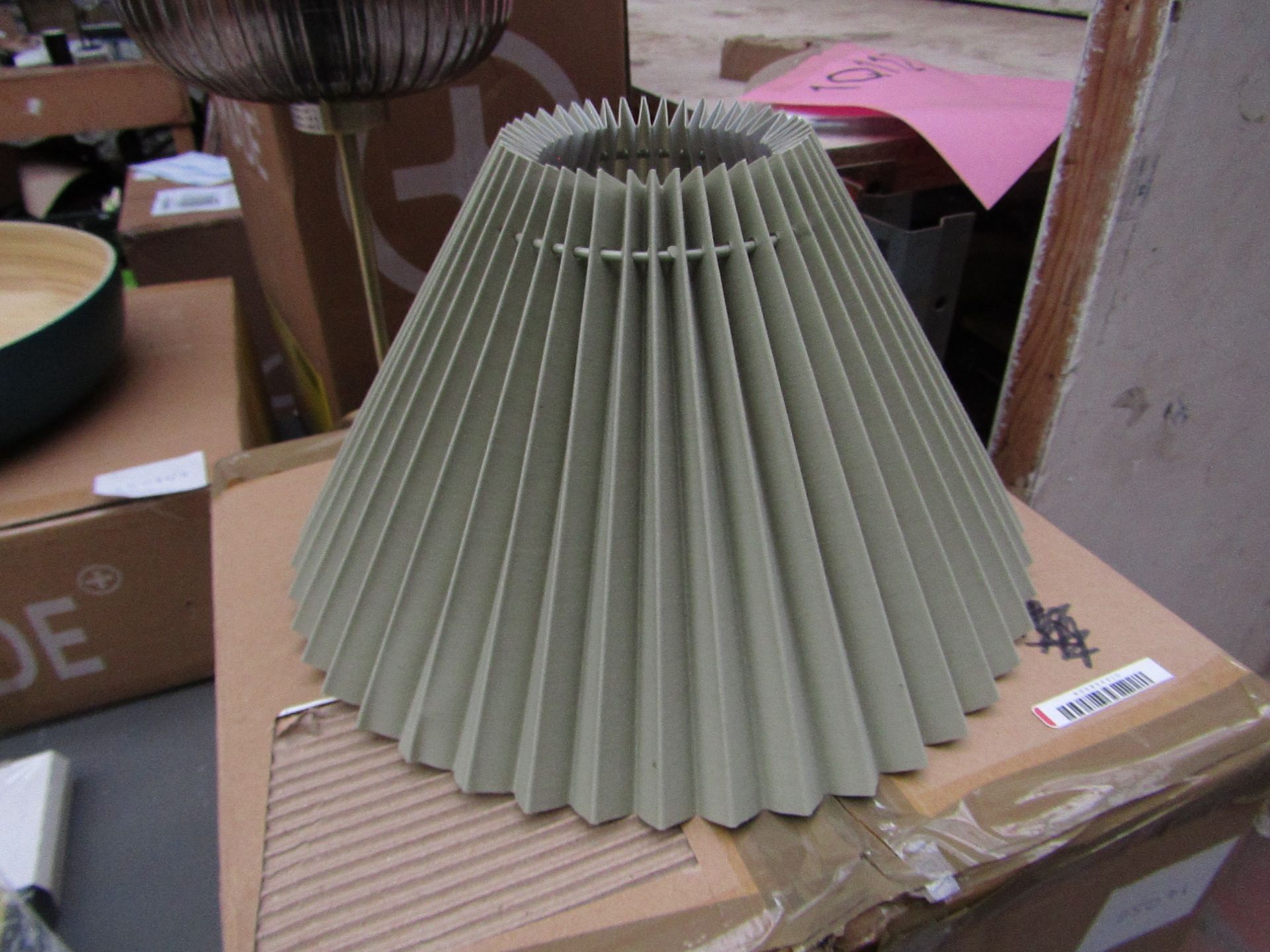 | 1X | MADE.COM PLEAT LAMP SHADE, 30CM, PEAR GREEN | UNCHECKED & BOXED | RRP £24 |