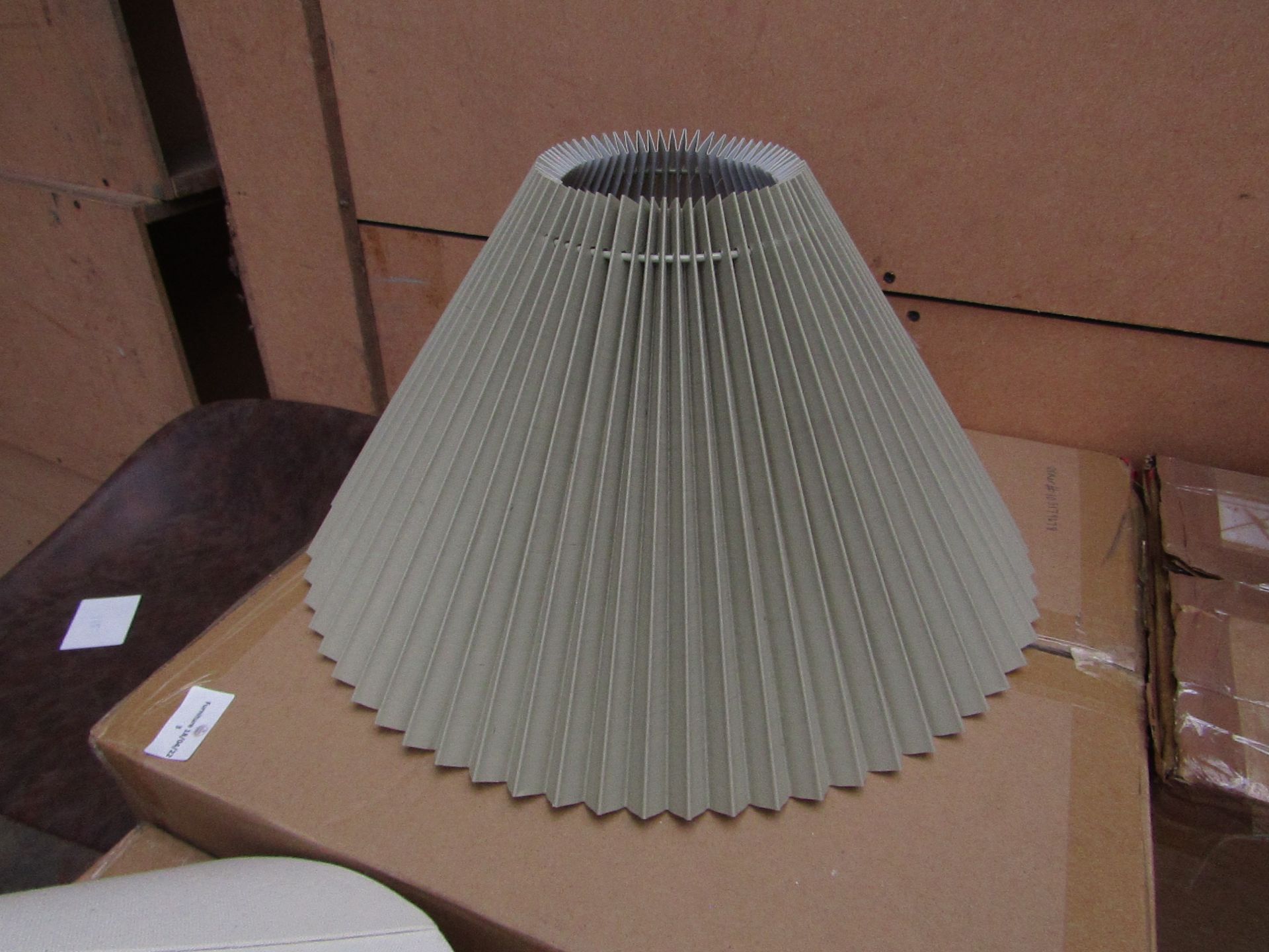 | 1X | MADE.COM PLEAT LAMP SHADE, 40CM, PEAR GREEN | UNCHECKED & BOXED | RRP £38 |
