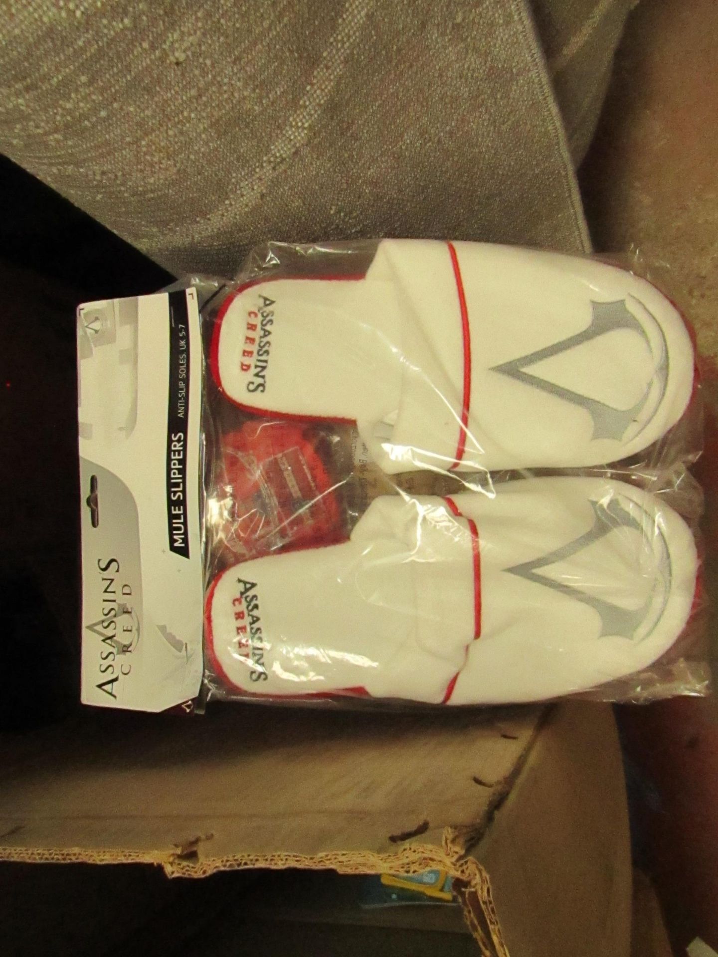 2x Assassins Creed - Anti-Slip Mule Slippers - Size 5-7 - New & Packaged.