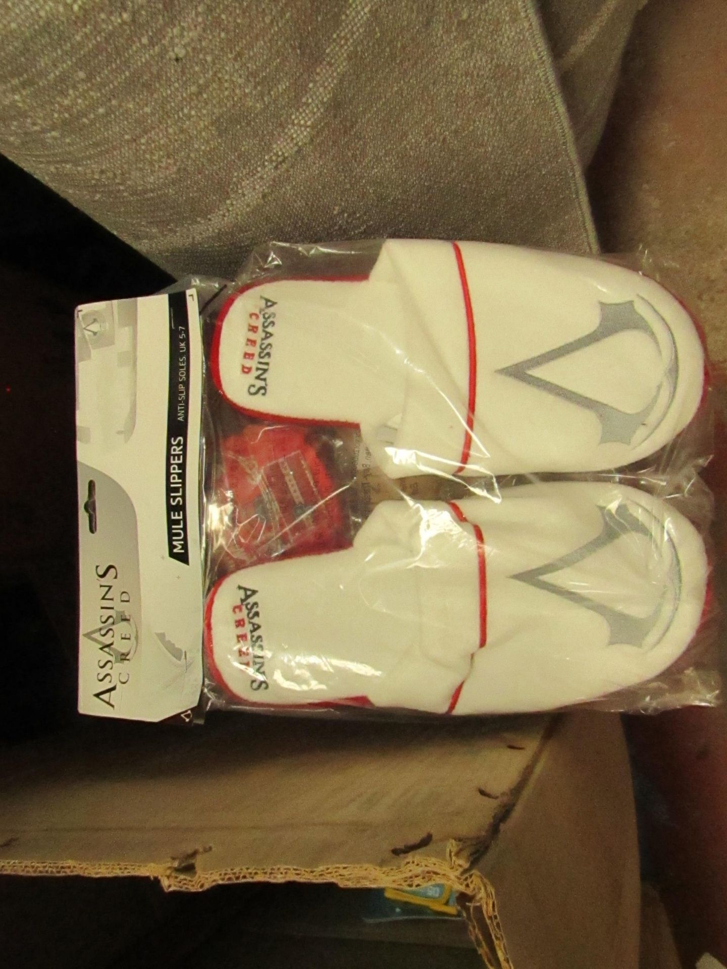 2x Assassins Creed - Anti-Slip Mule Slippers - Size 5-7 - New & Packaged.