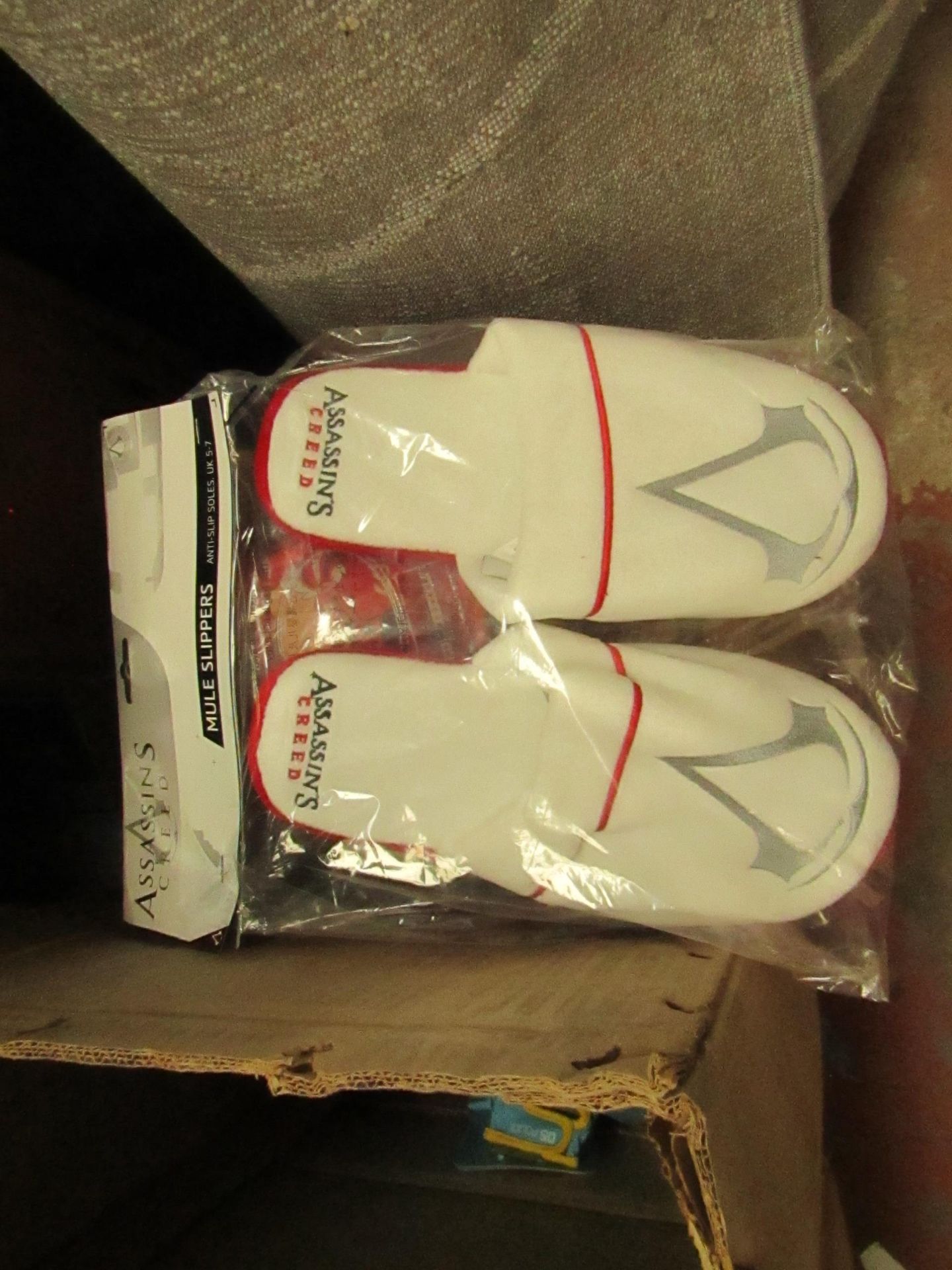 2x Assassins Creed - Anti-Slip Mule Slippers - Size 5-7 - New & Packaged.