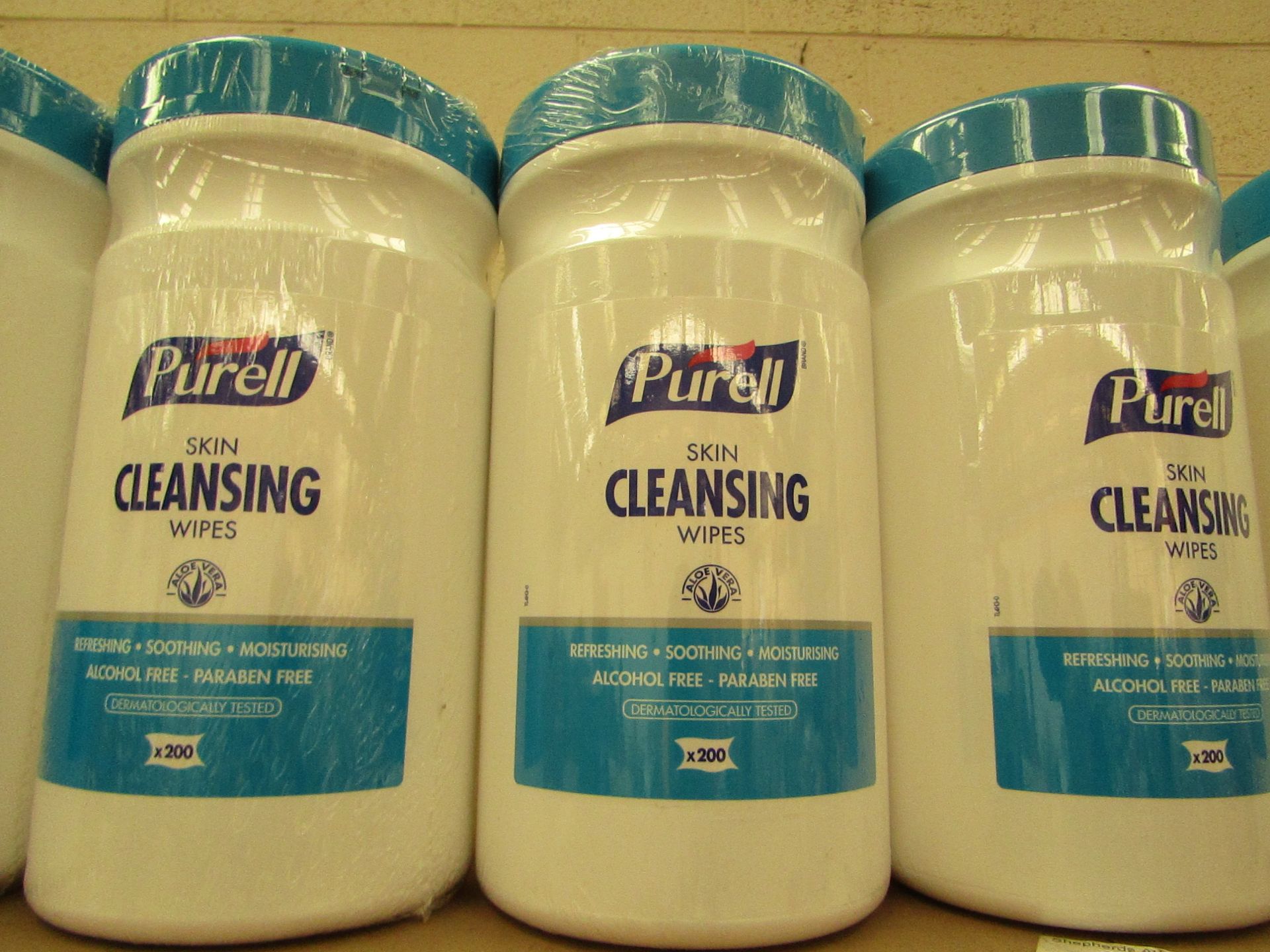 Purell - Skin Cleansing Wipes ( 200 Wipes ) - New & Packaged.