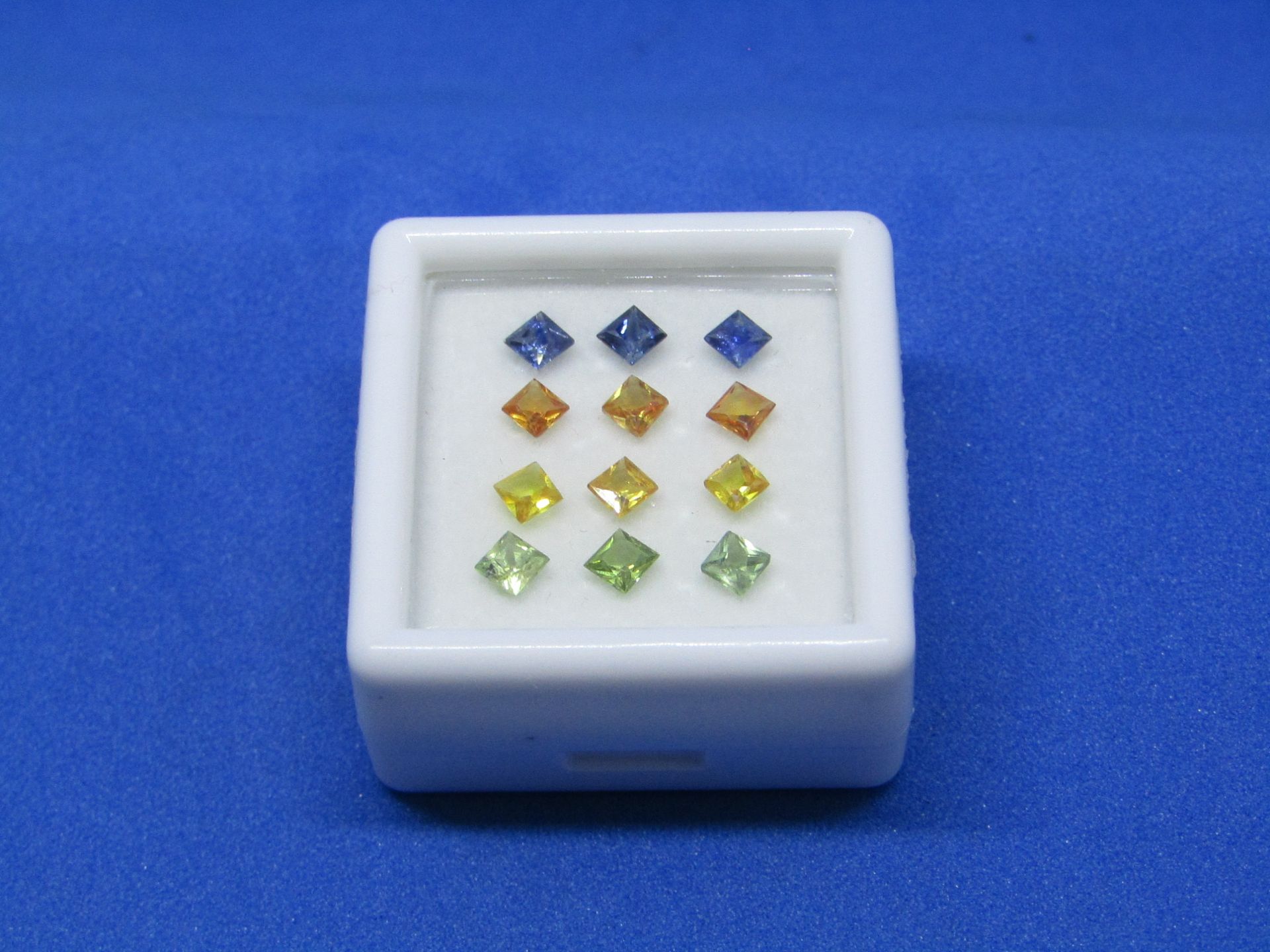 **No Buyers Commission on this lot ** IGL&I Certified˜Natural Sri Lanka Sapphire - 12 Pieces - 1.