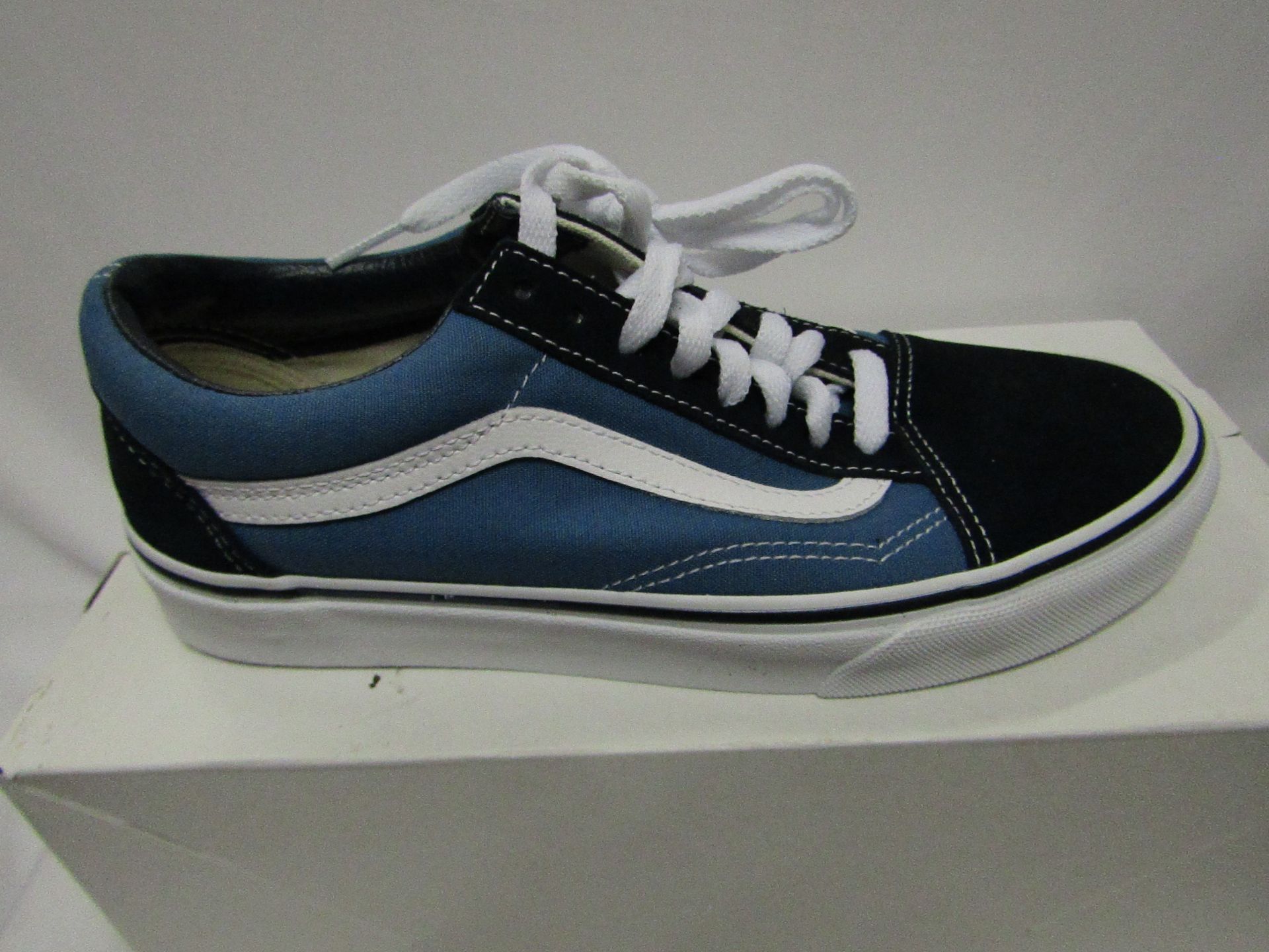 Vans Old Skol Blue/Dark Blue Sneaker Size 5.5 New & Boxed