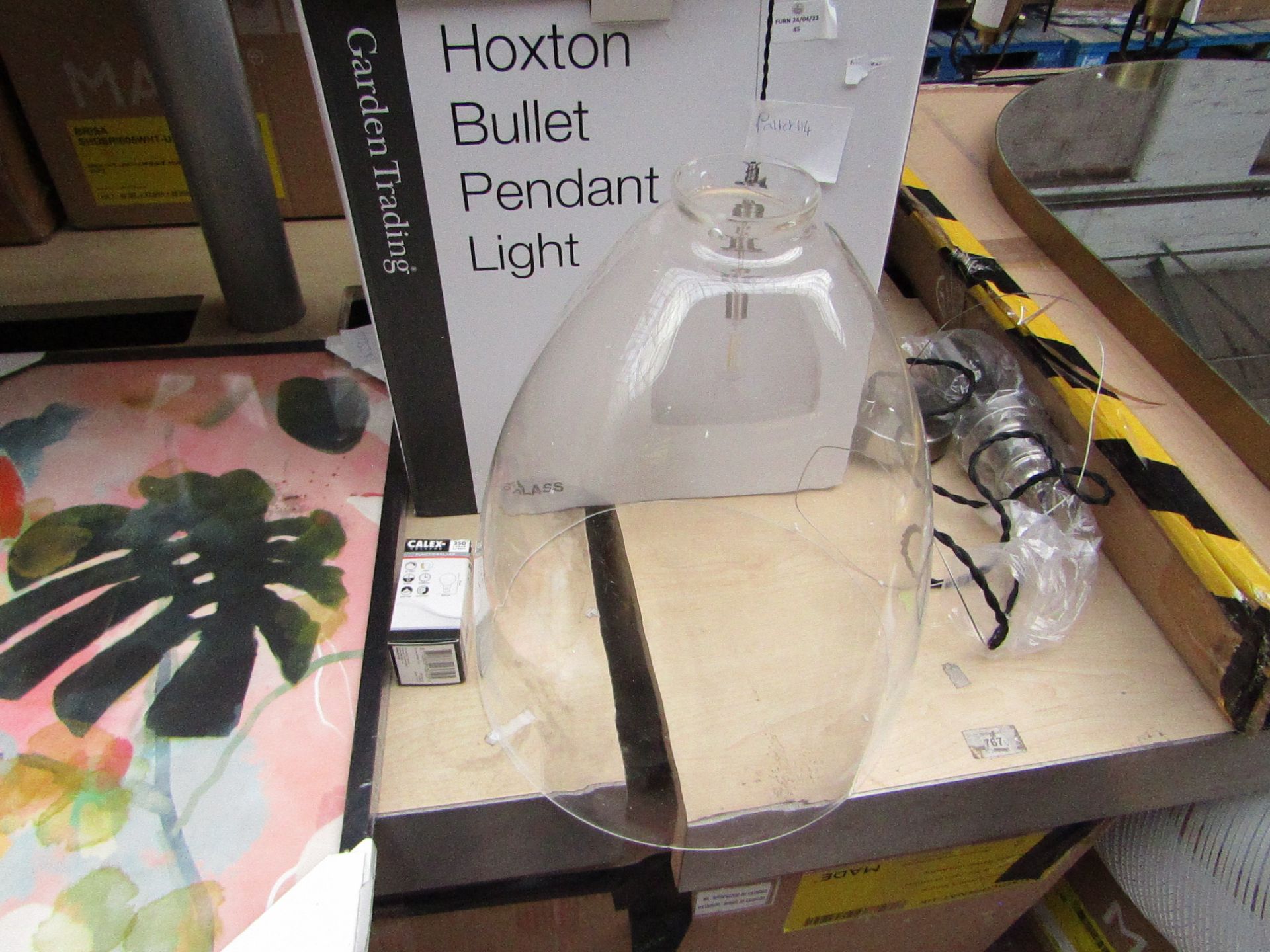 1 x Cox & Cox Glass Dome Pendant Large RRP £165.00 SKU COX-1321379 TOTAL RRP £165 This lot is a