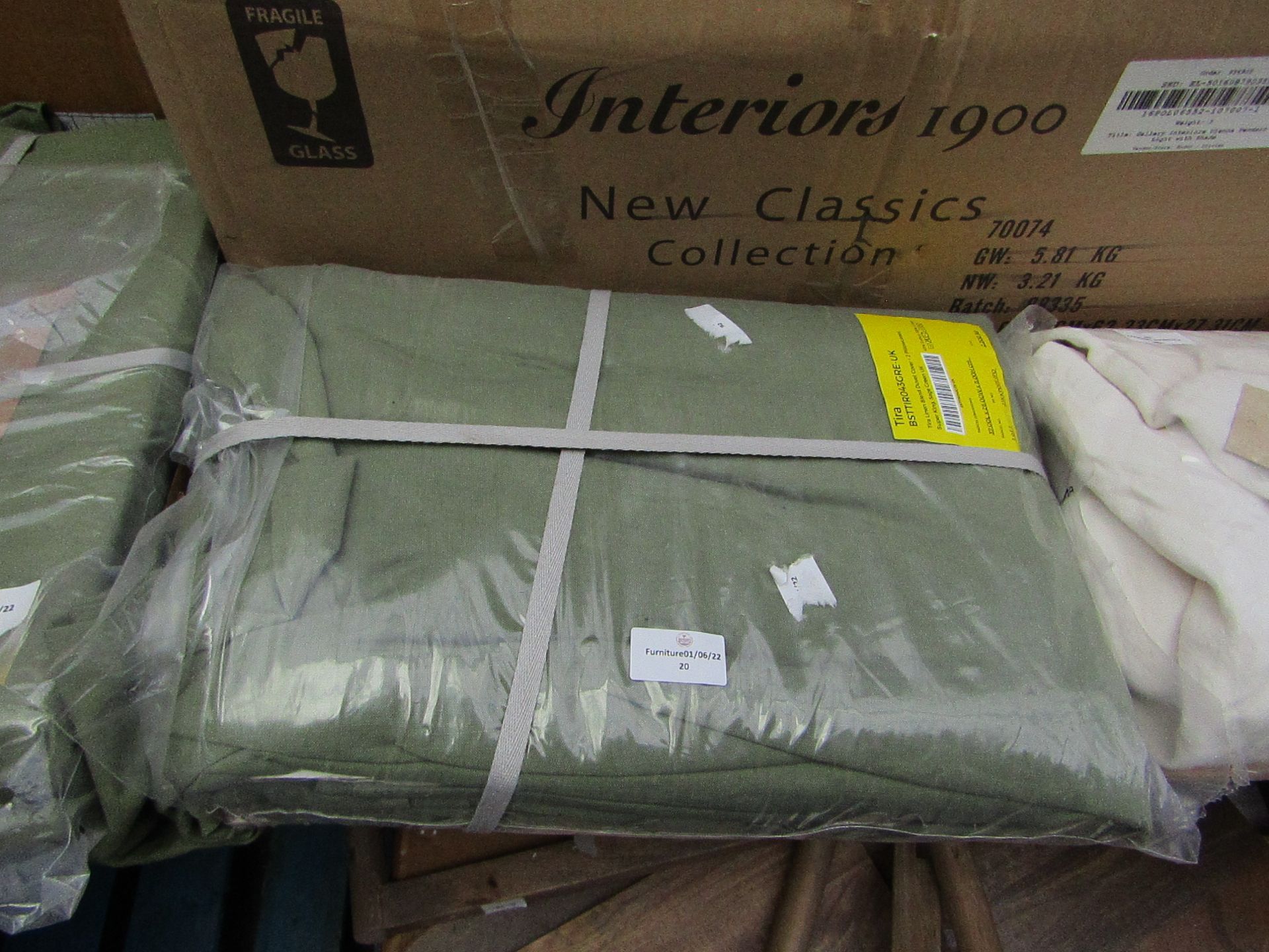 1 x Made.com Tira Linen & Cotton Blend Fitted Sheet Super King Sage Green RRP £35.00 SKU MAD-