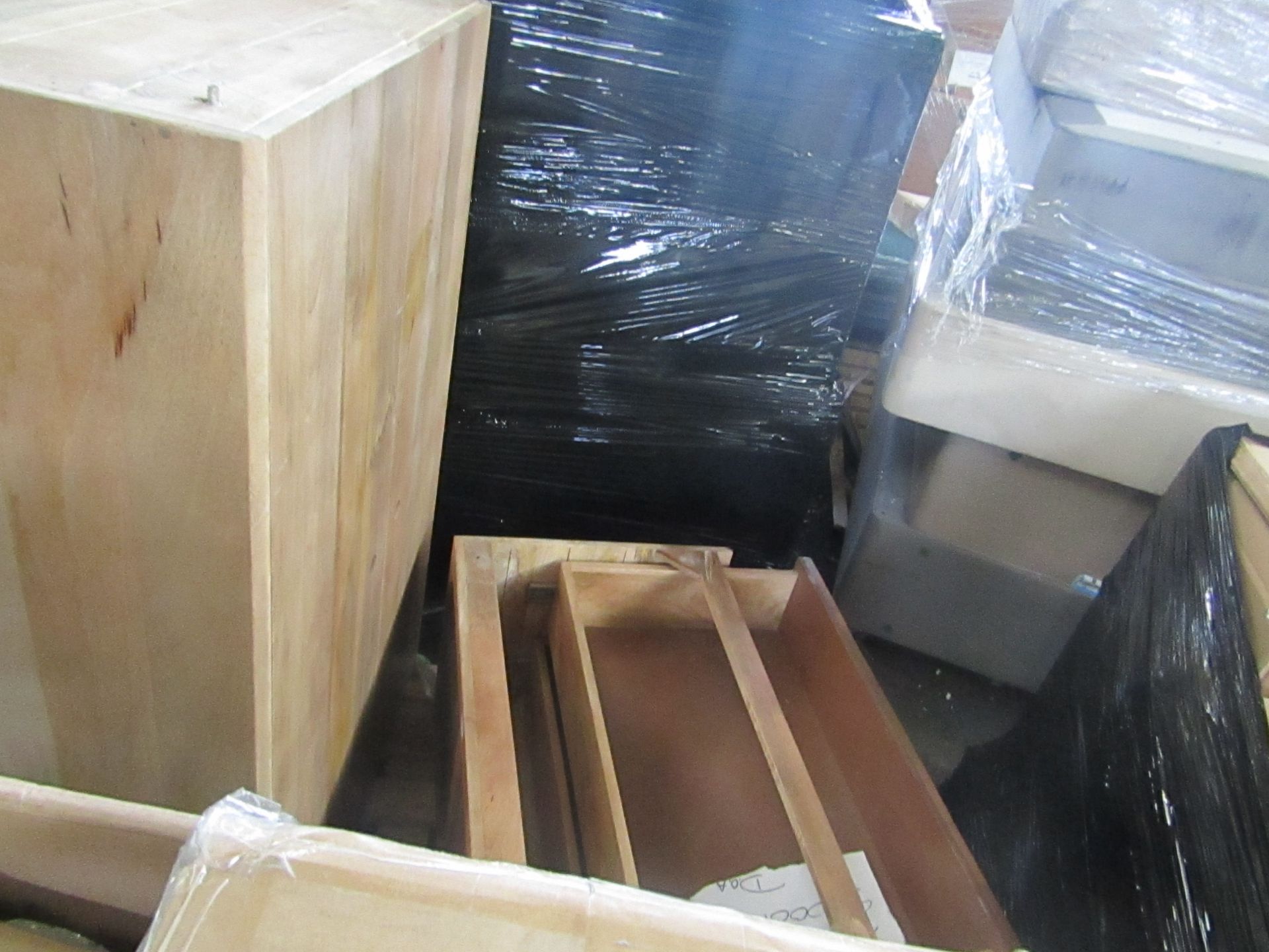 | 1X | PALLET OF FAULTY / MISSING PARTS / DAMAGED CUSTOMER RETURNS FROM SWOON UNMANIFESTED |