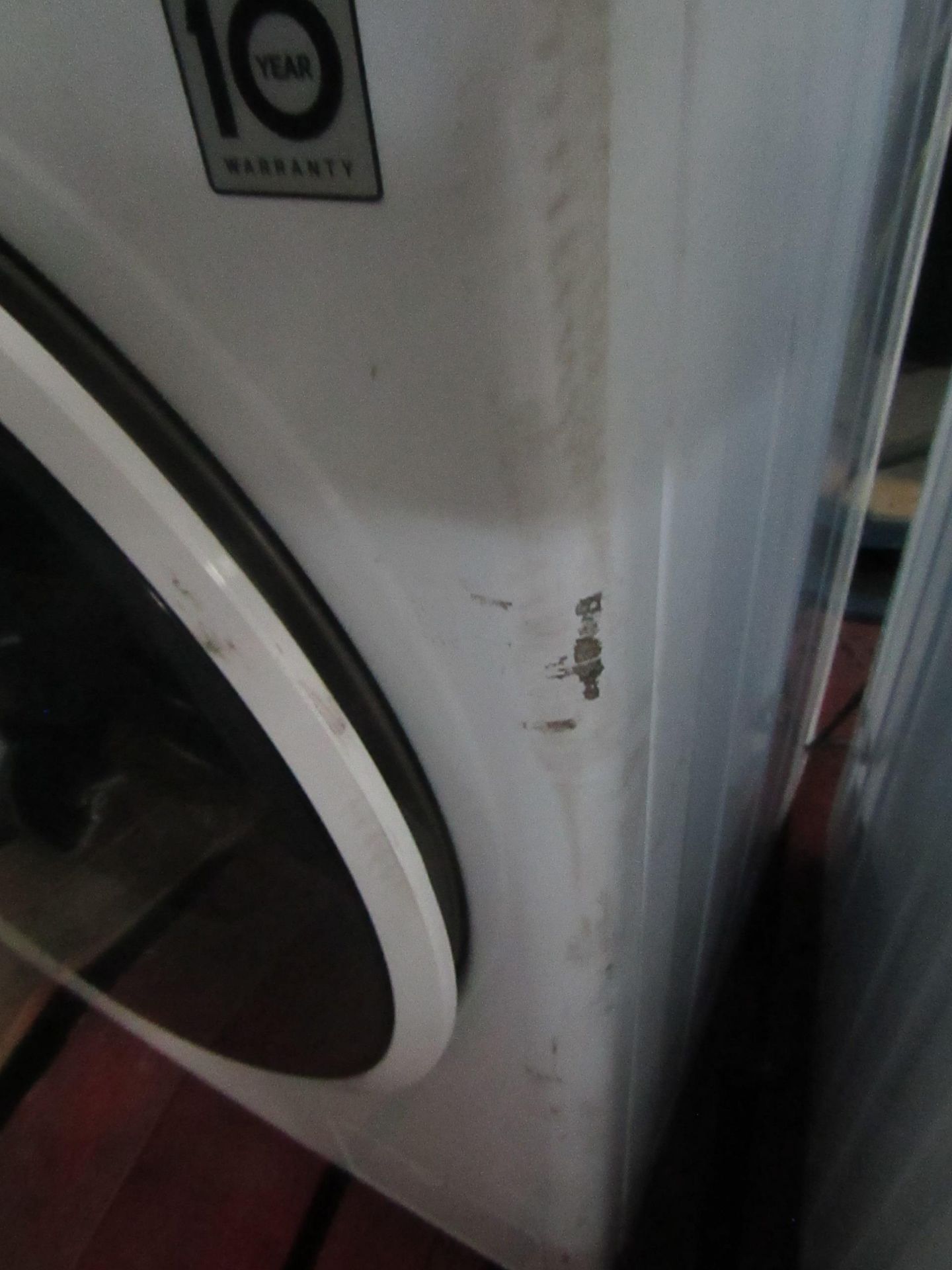 LG F4V509WSE 9Kg Wifi Enabled washing machine, Powers on and Spins but we have not connected it to - Image 2 of 2