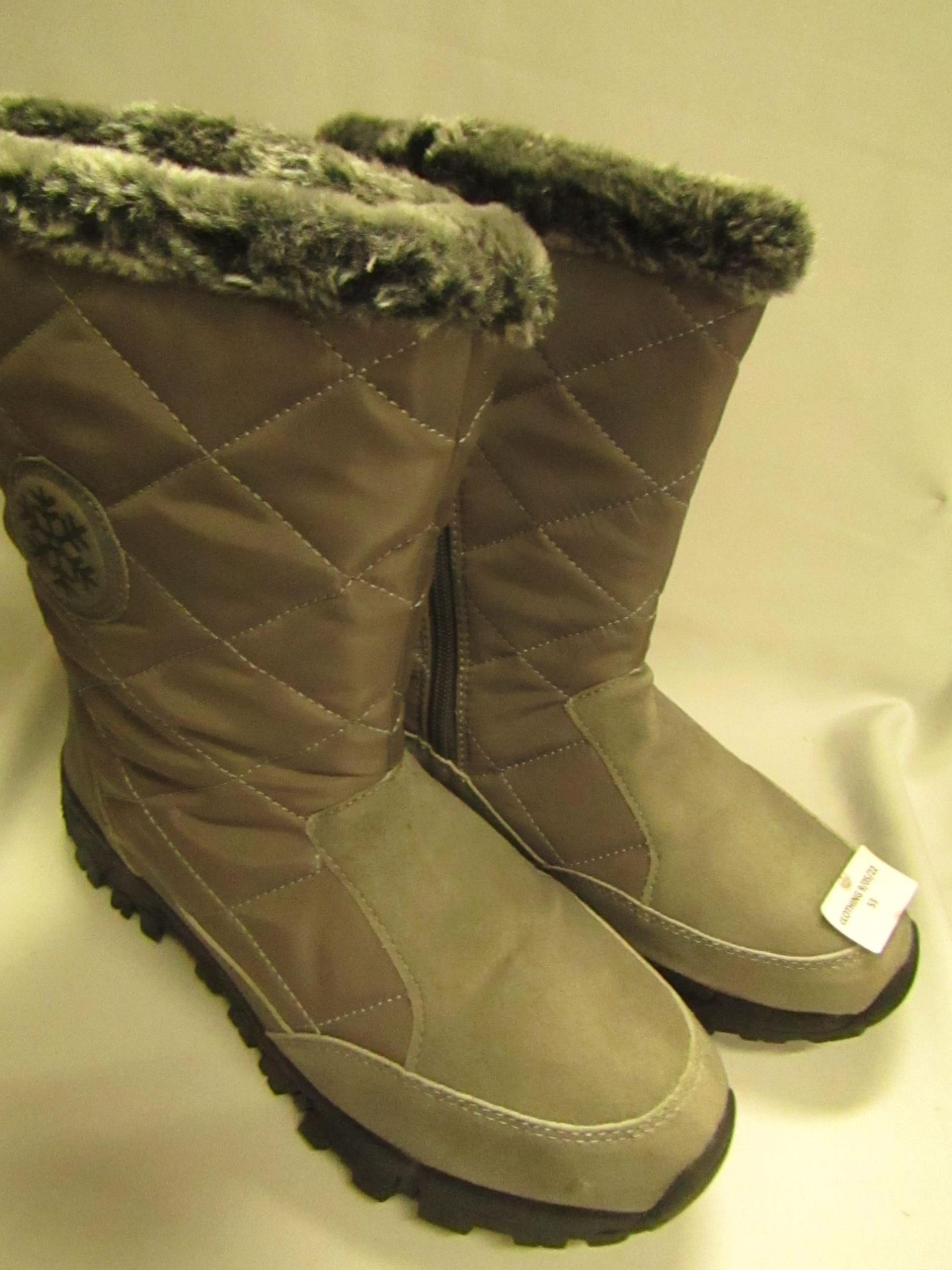 BPC Collection Grey Snow Boots Size 39 New & Boxed