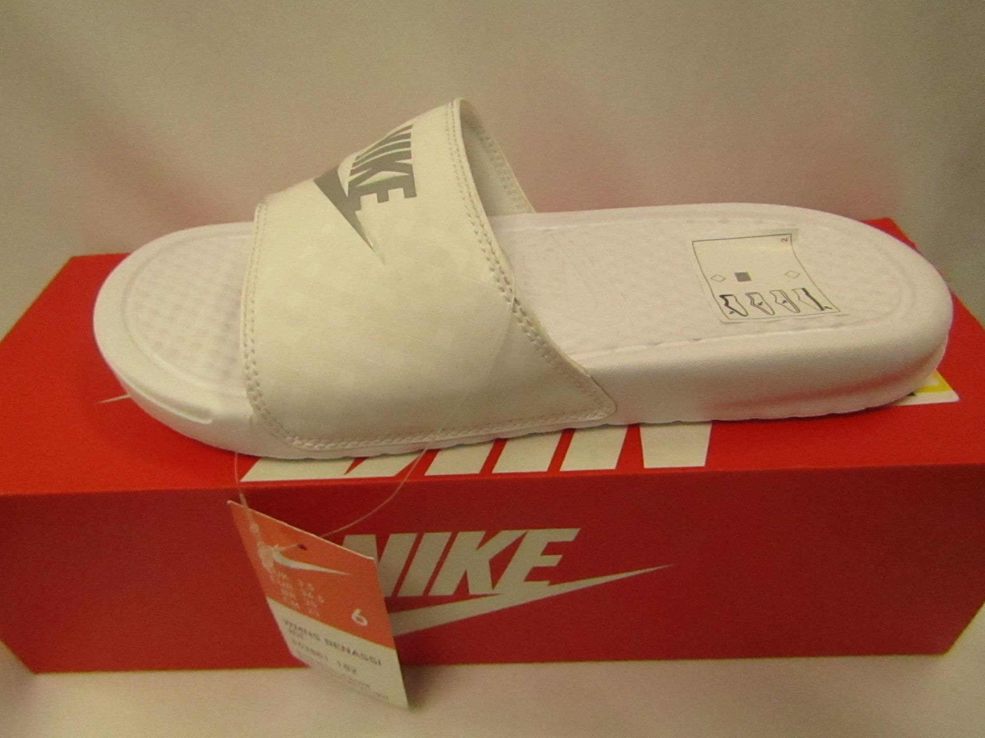 Nike Benassi Slides in White Size 3.5 New & Boxed