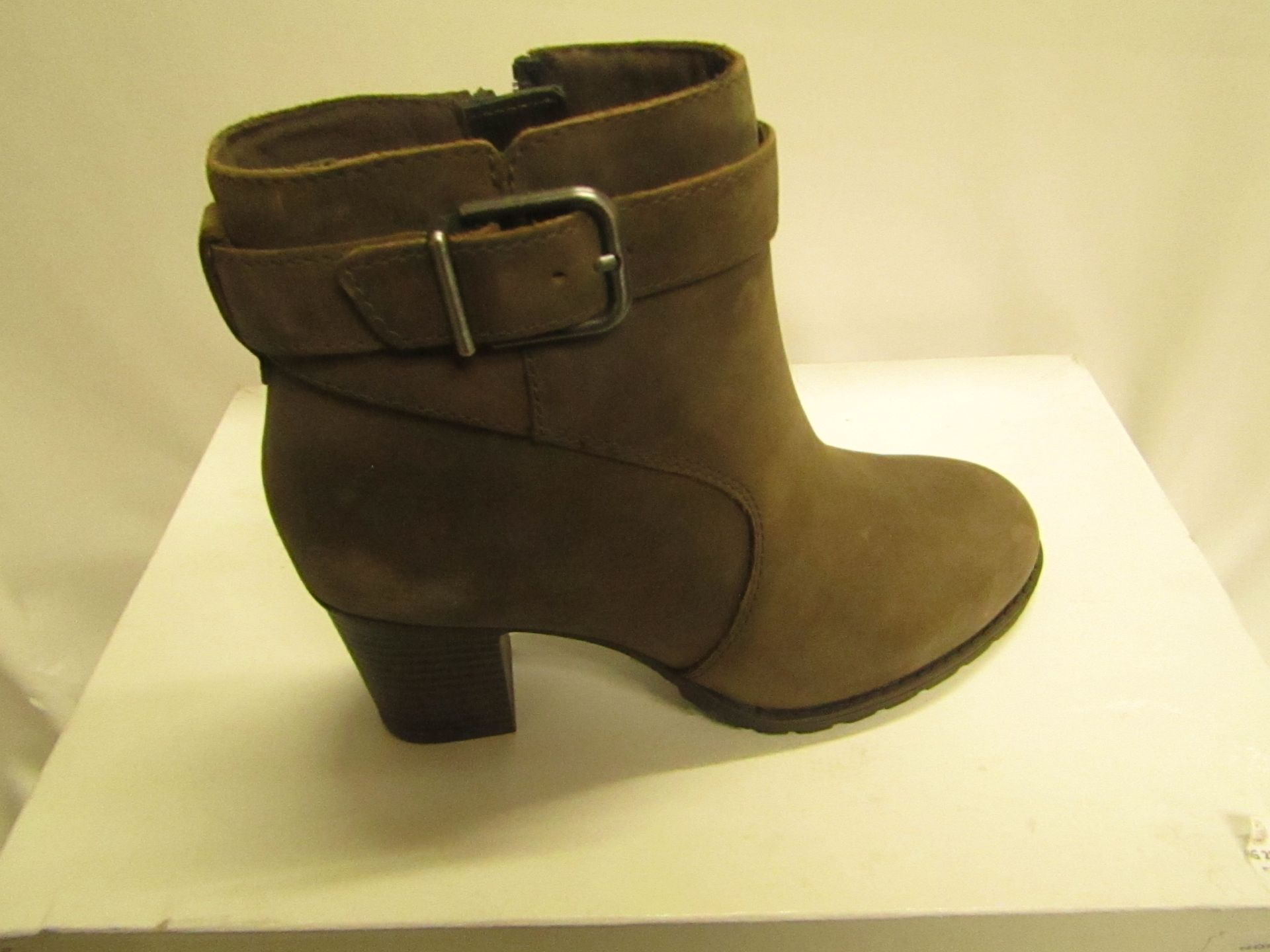 Clarke "s Collection Verona Lark Boots Brown Suede Size 3 New & Boxed