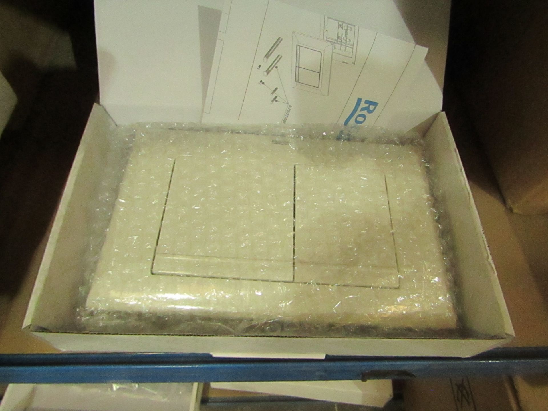 Roca Plate L1 white flush plate, new and boxed.