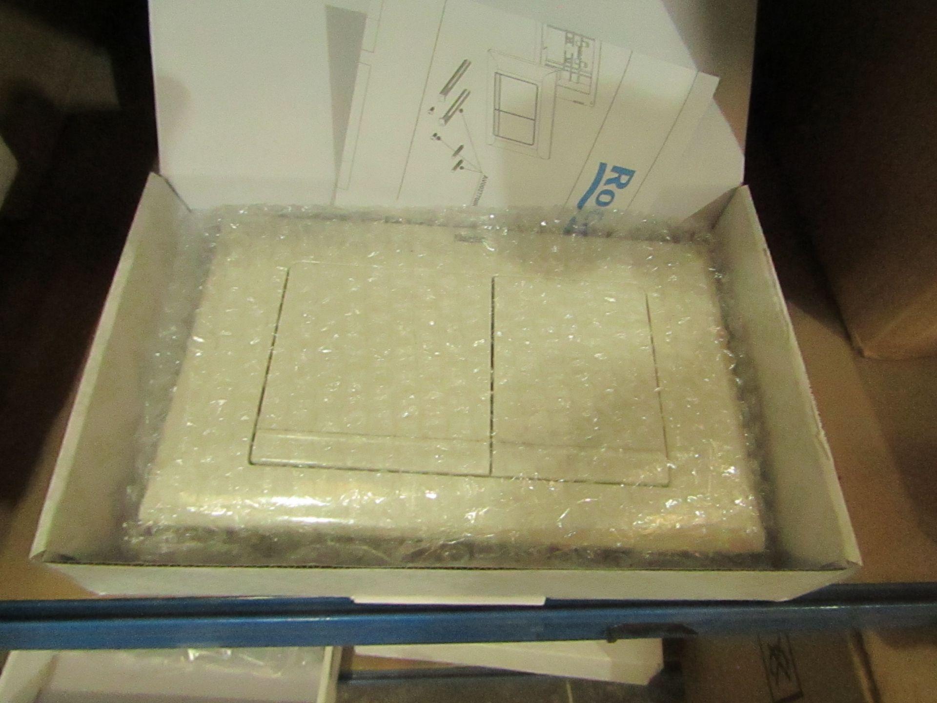 Roca Plate L1 white flush plate, new and boxed.