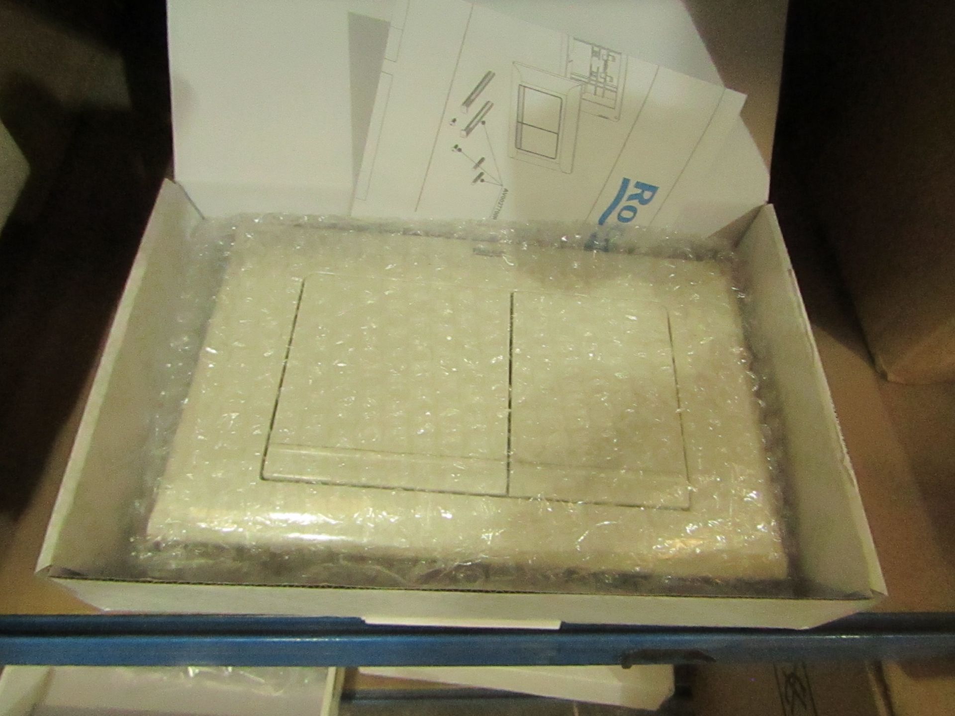 Roca Plate L1 white flush plate, new and boxed.