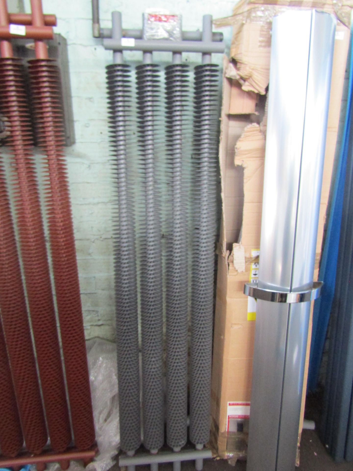 Carisa Dora Grey steel Industrial style radiator, 1800x390mm, missing wall brackets, has a scuff - Image 2 of 3
