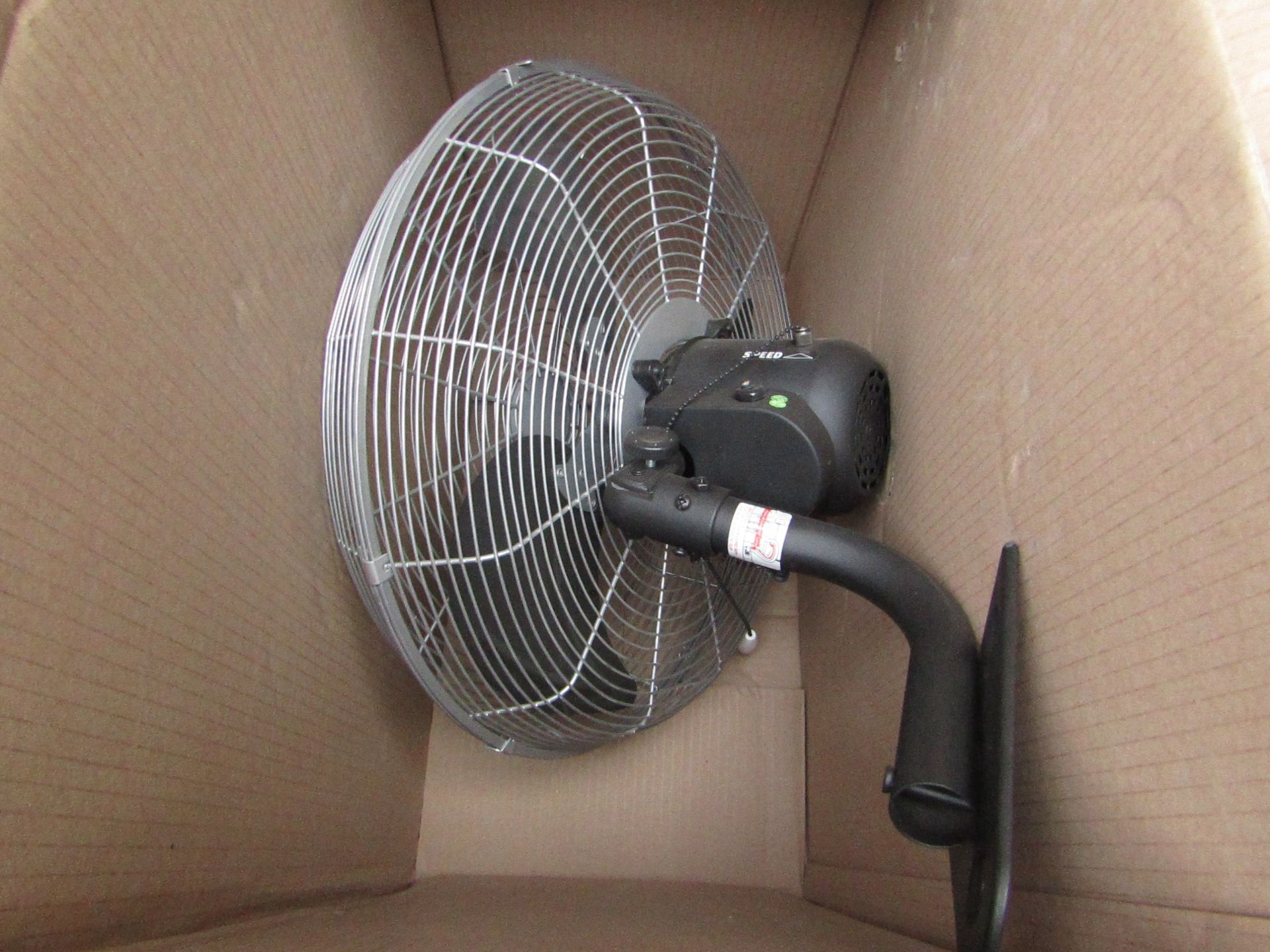 1x CL FAN- CHV18WF 230V 2566 This lot is a Machine Mart product which is raw and completely