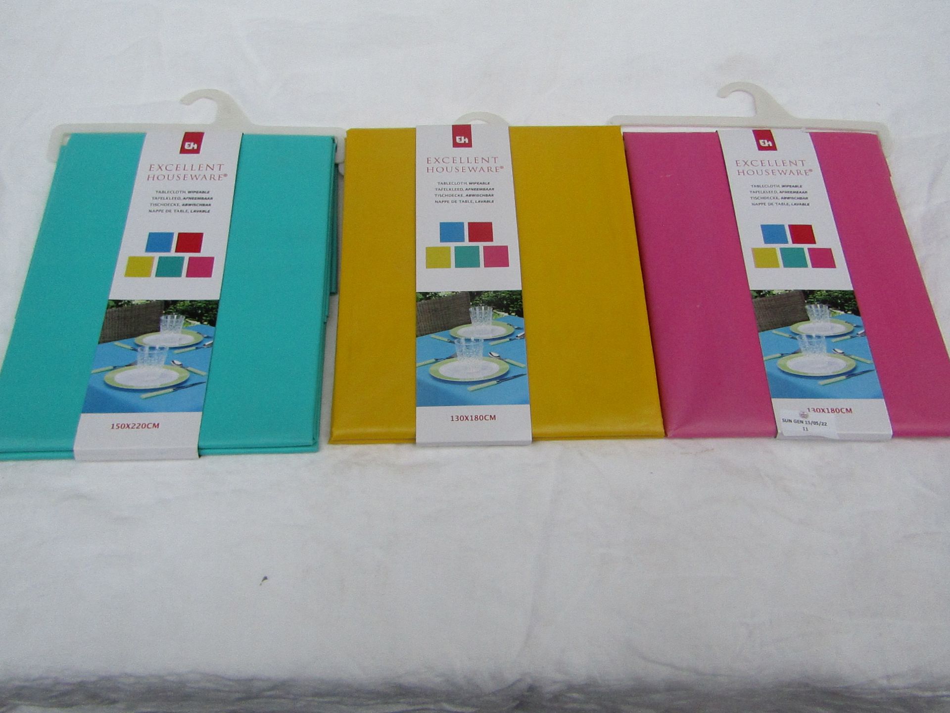 3x Excellent Houseware - Wipeable Table Cloth ( 130x180cm ) - Various Colours - No Packaging.