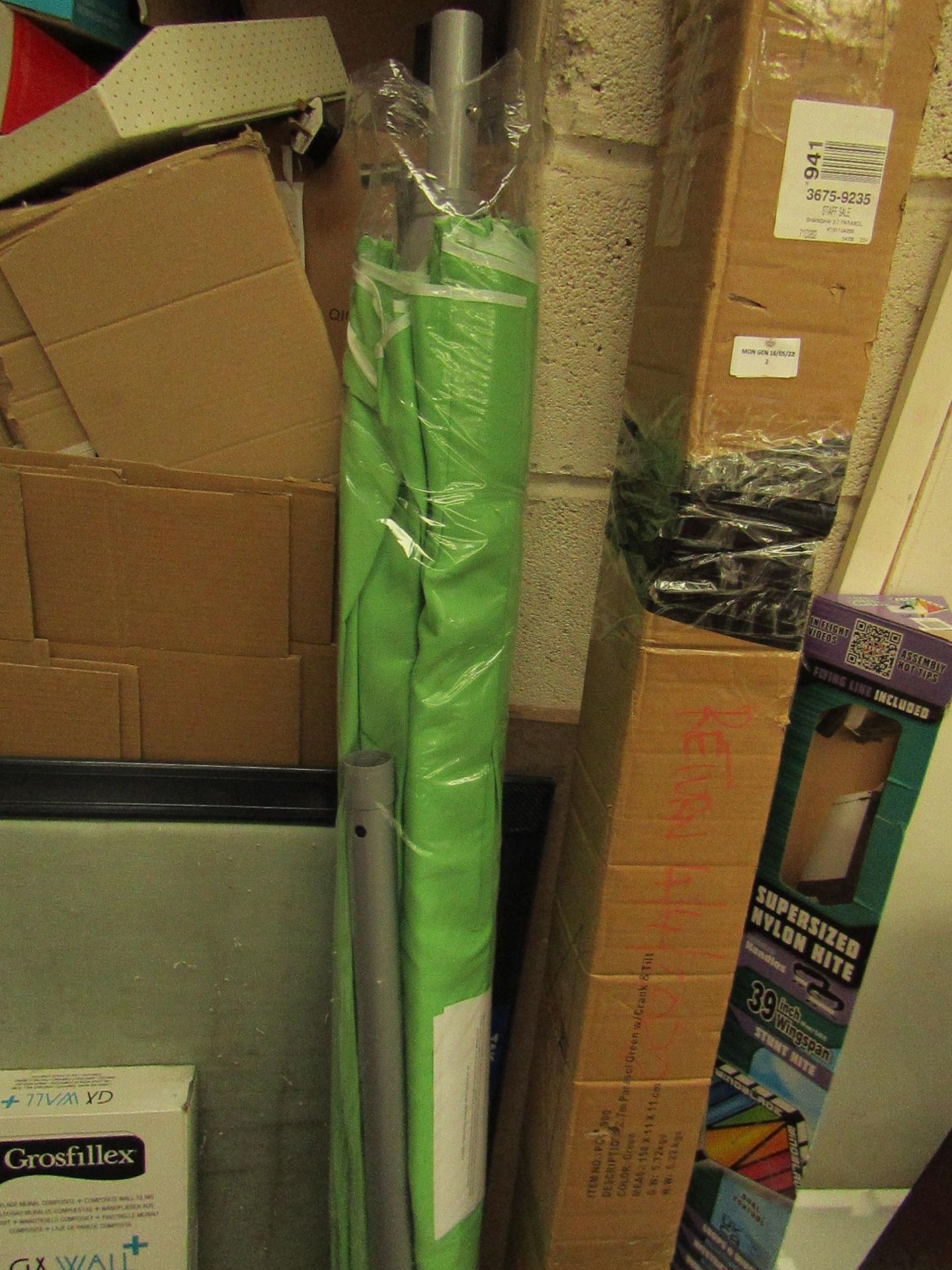 Outdoor Green Parasol With Crank & Tilt ( 2.7m) - Unchecked & Boxed.